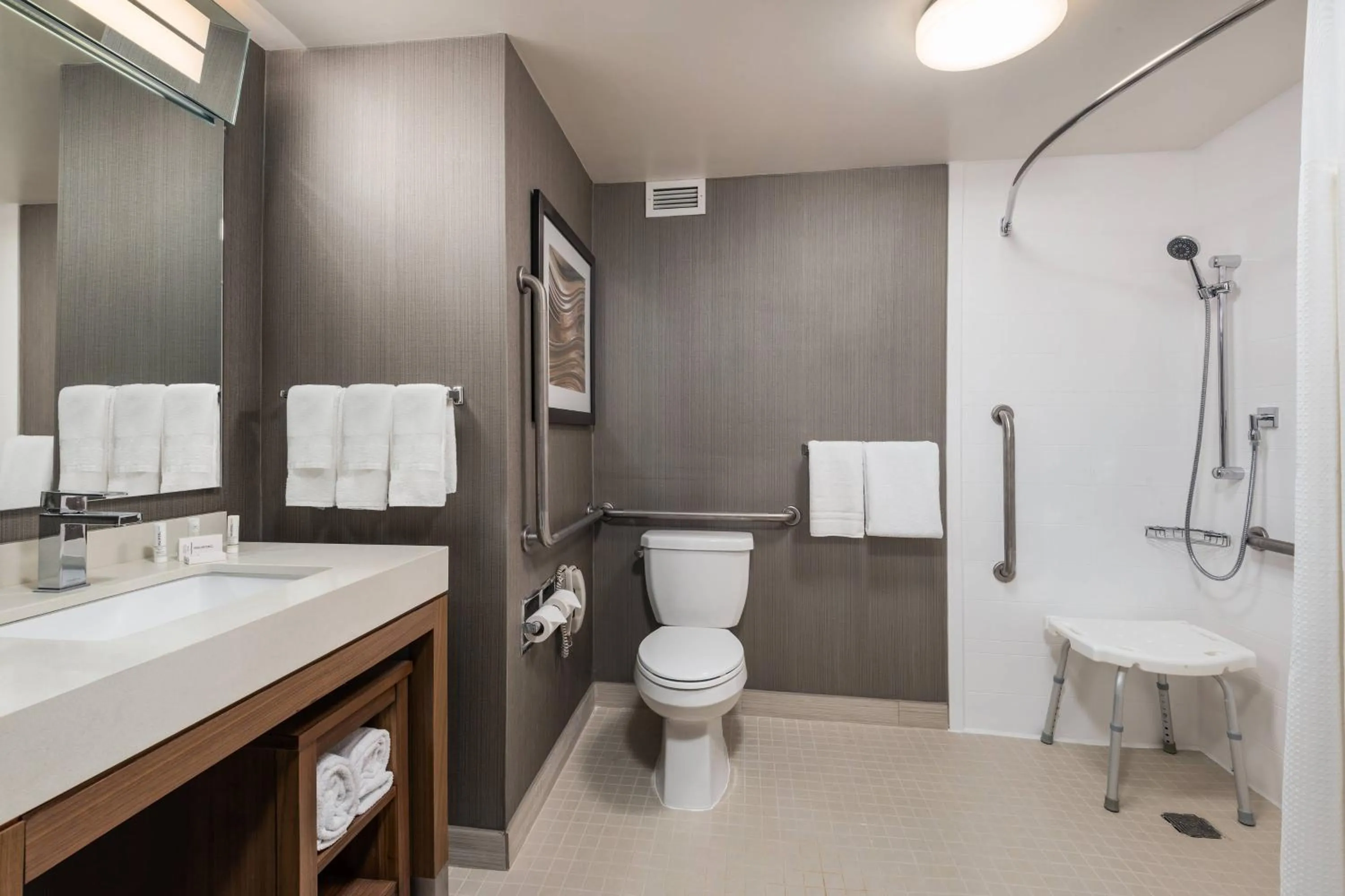 Bathroom in Courtyard by Marriott Toronto Vaughan