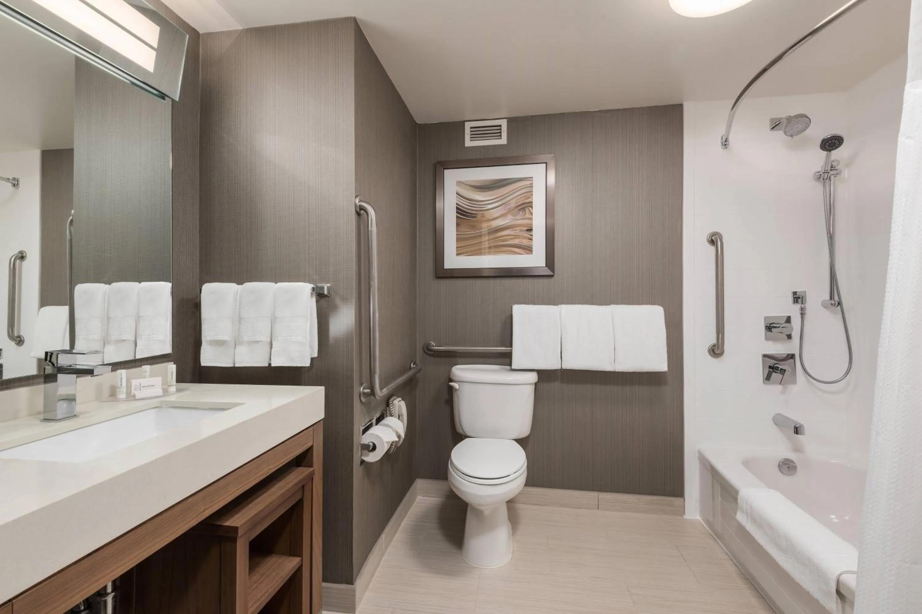 Bathroom in Courtyard by Marriott Toronto Vaughan
