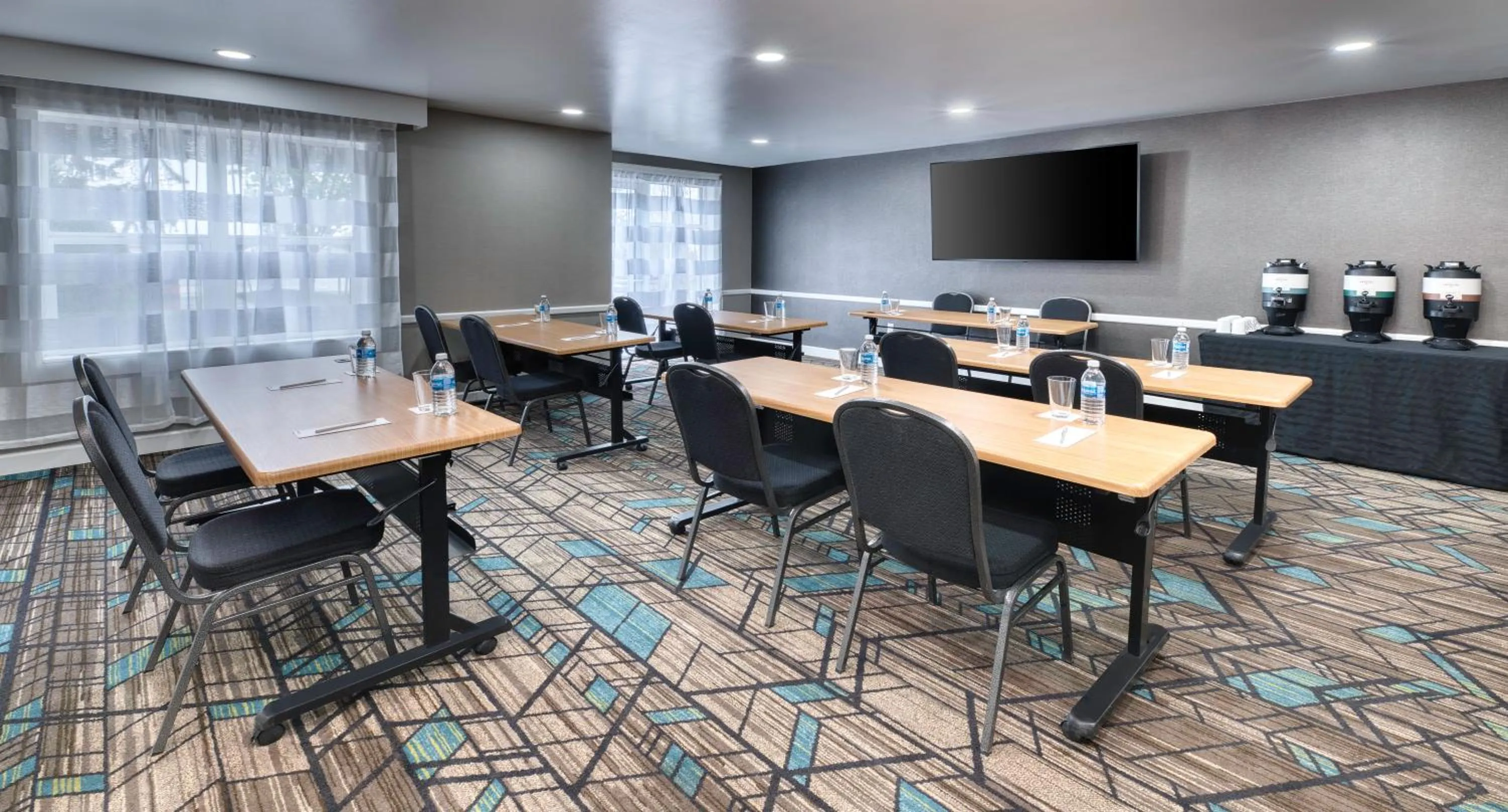 TV and multimedia in Residence Inn by Marriott Whitby