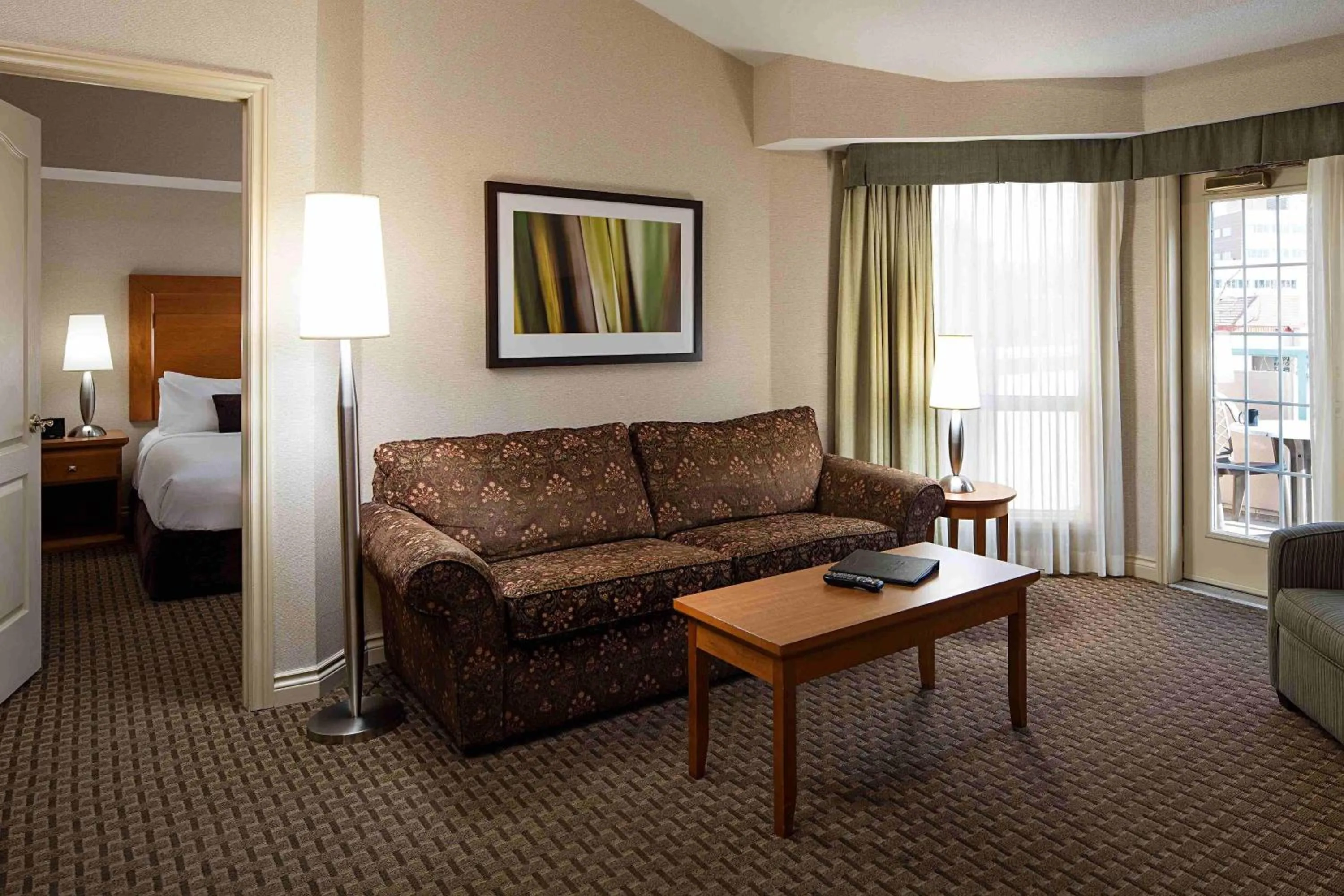 Living room in Delta Hotels by Marriott Grand Okanagan Resort