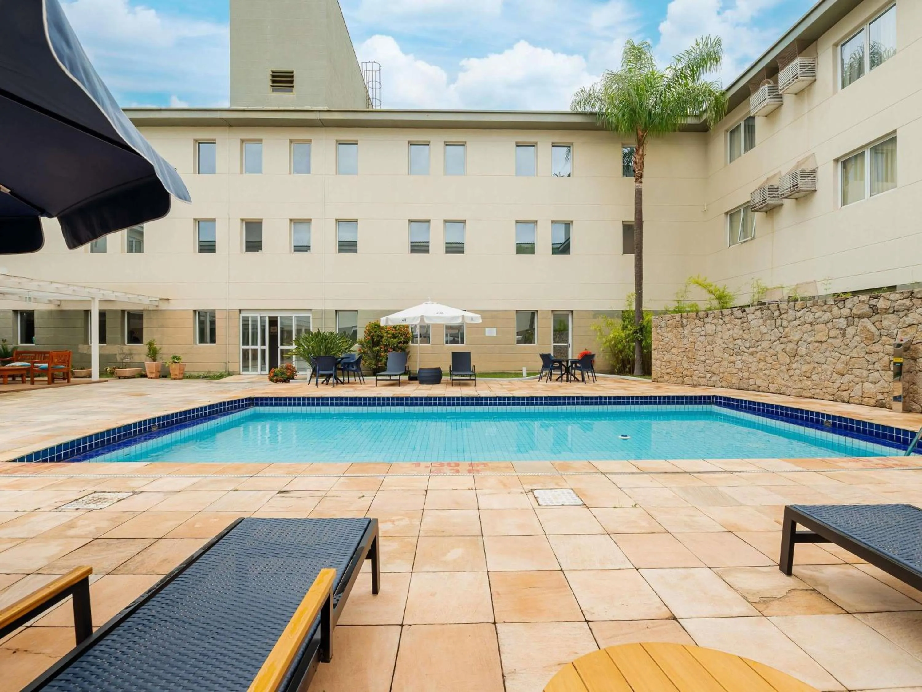 Pool view in Ibis Styles Campinas Alphaville