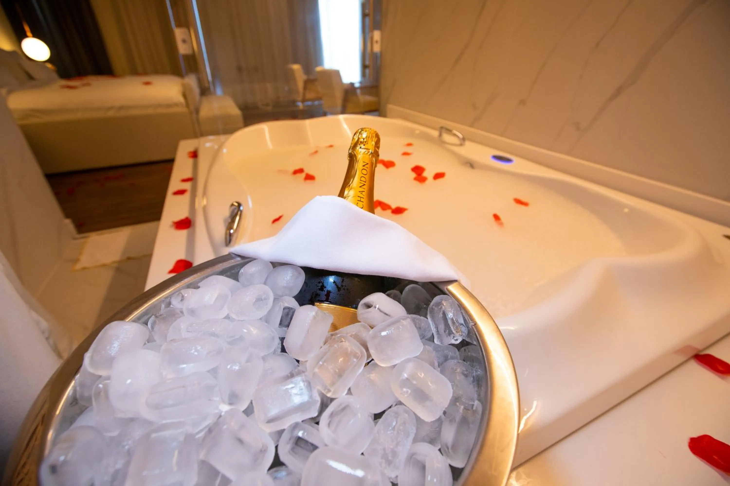 Massage in Vidam Hotel Aracaju - Transamerica Collection