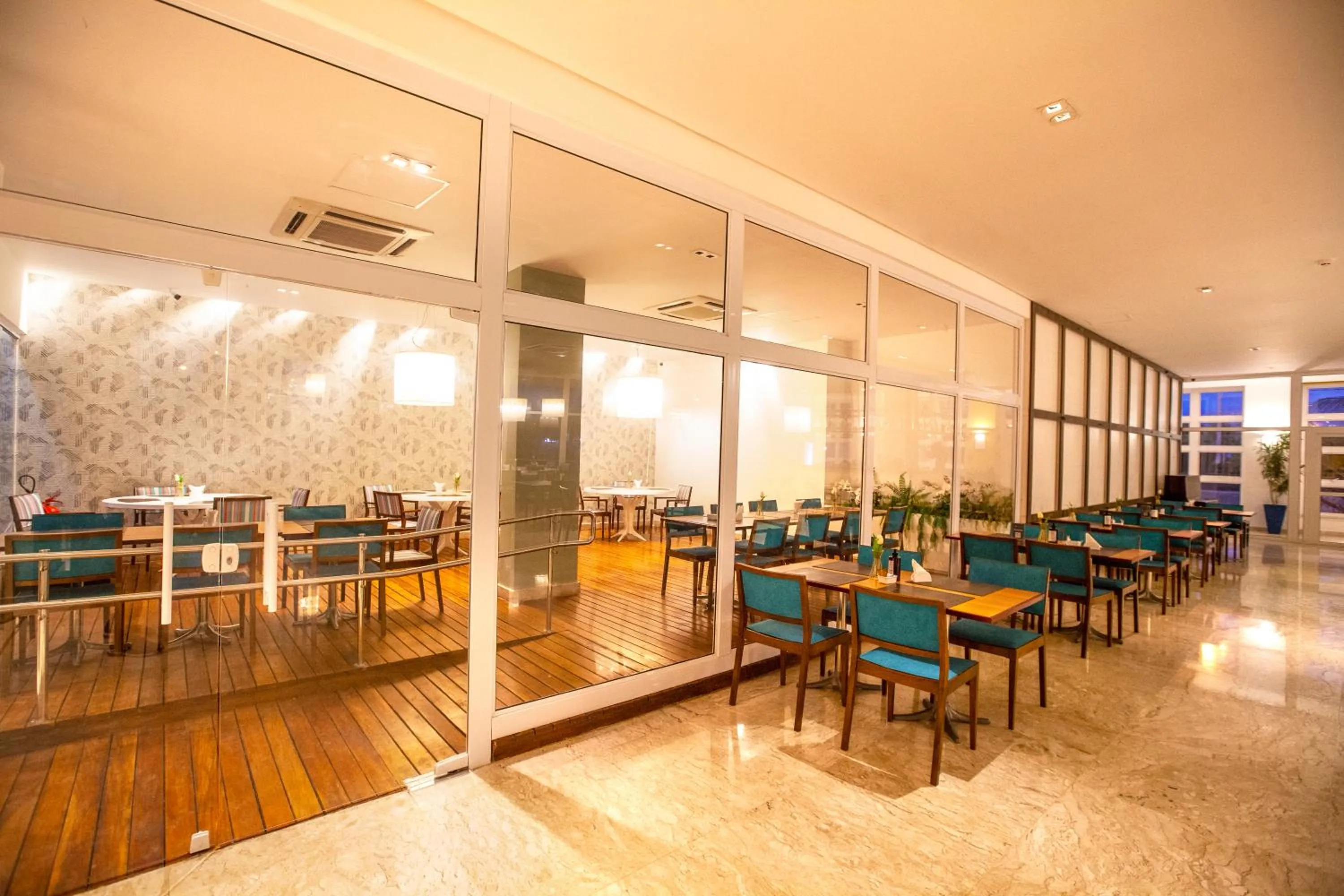 Restaurant/places to eat in Vidam Hotel Aracaju - Transamerica Collection