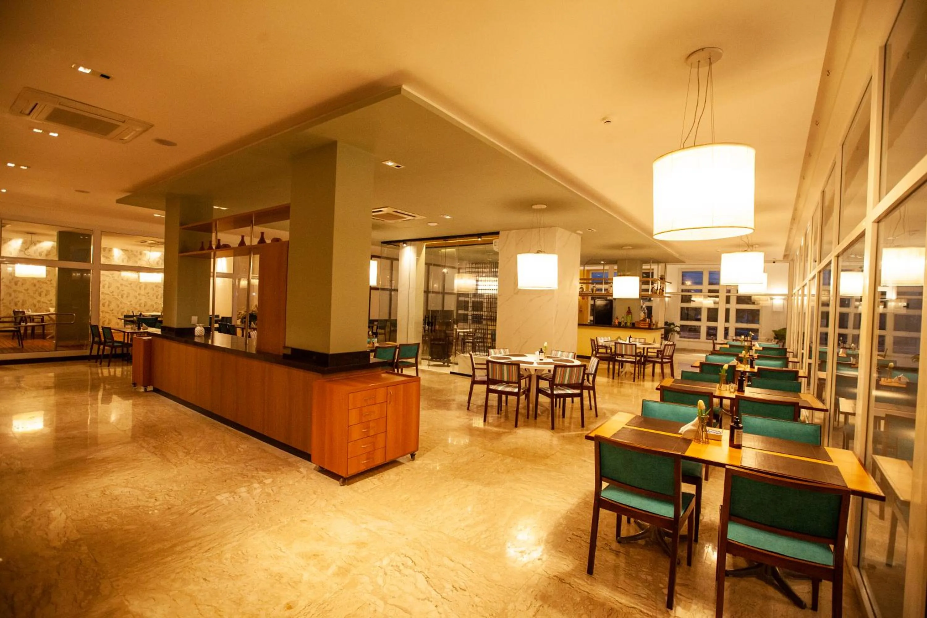 Restaurant/places to eat in Vidam Hotel Aracaju - Transamerica Collection