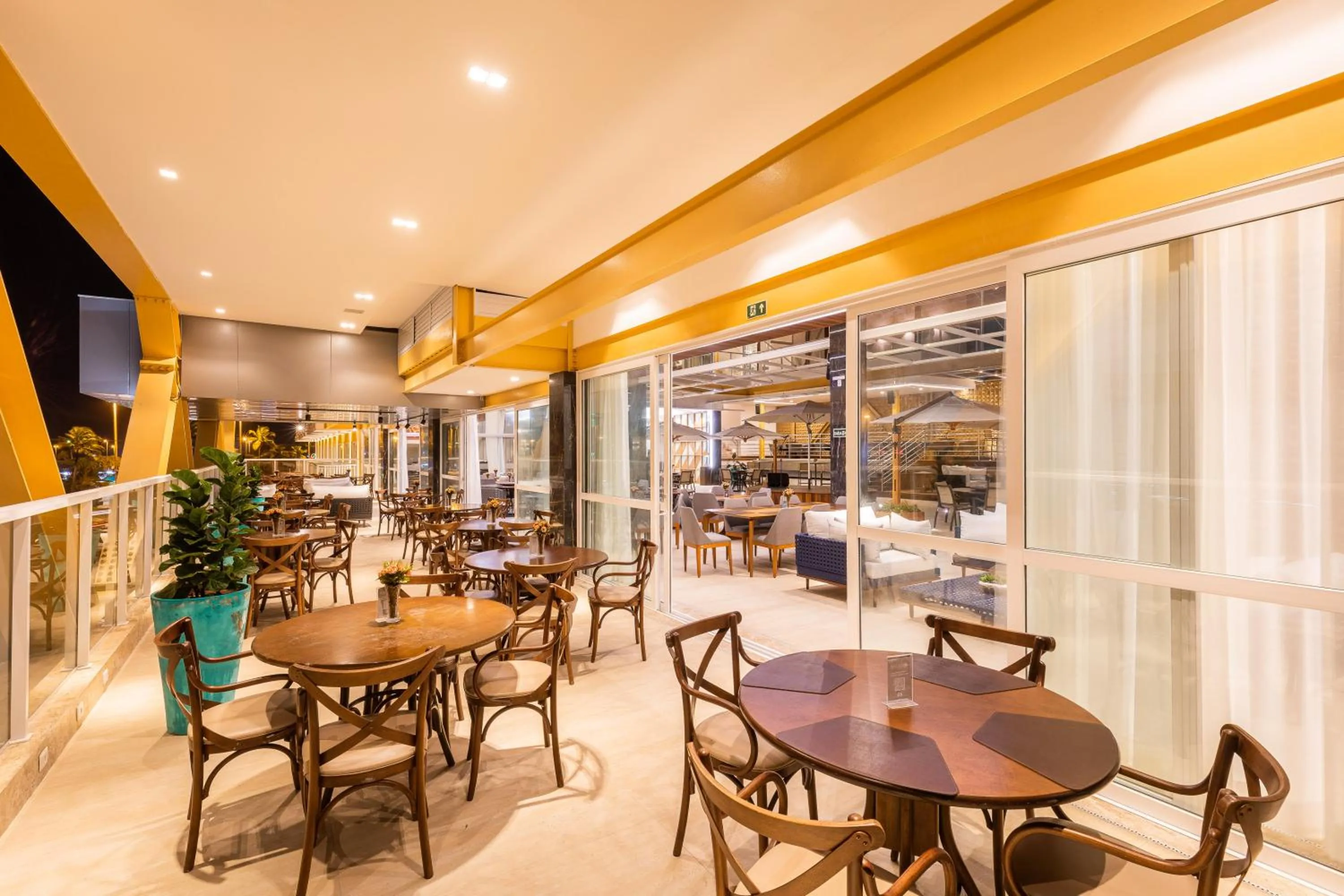 Restaurant/places to eat in Vidam Hotel Aracaju - Transamerica Collection