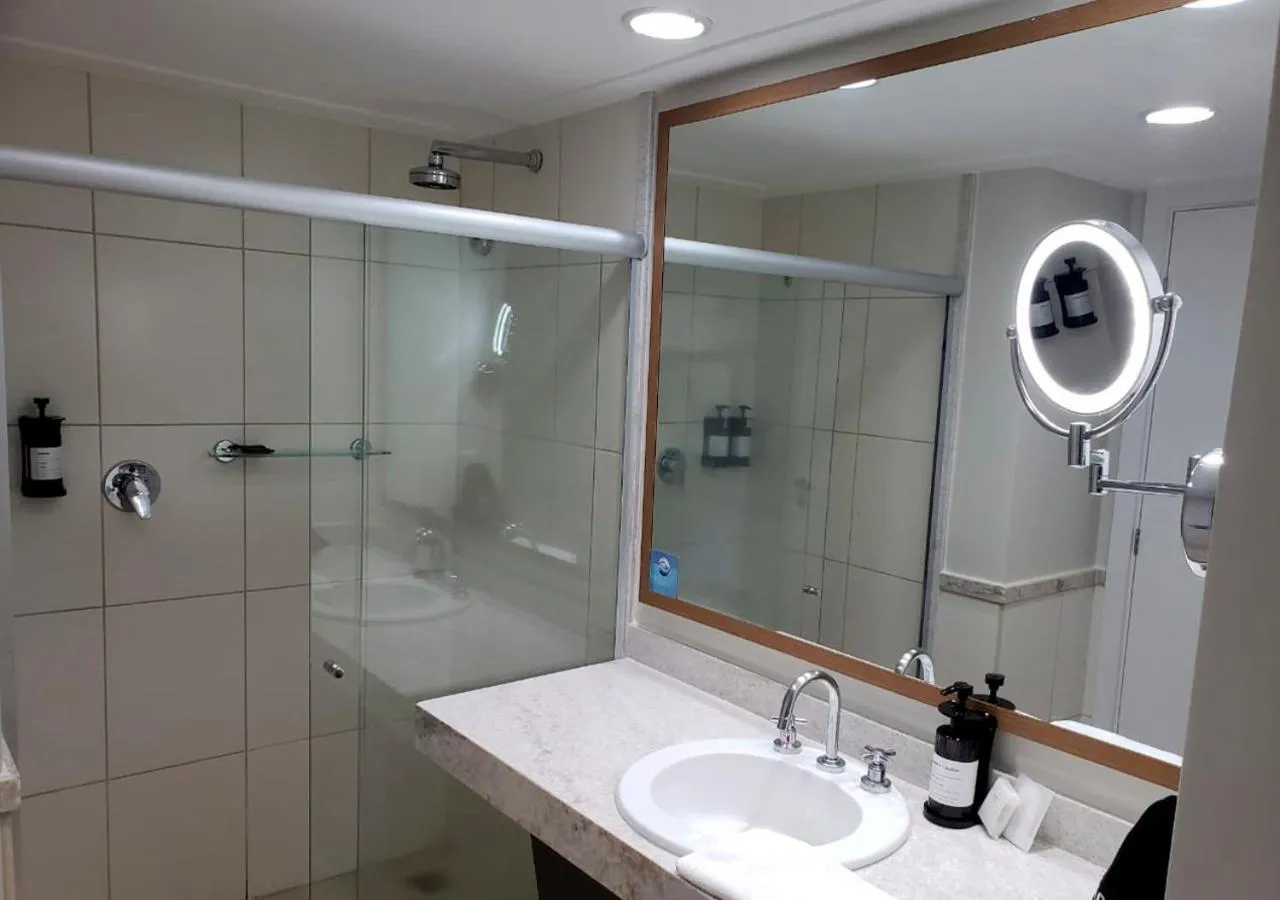 Bathroom in Vidam Hotel Aracaju - Transamerica Collection