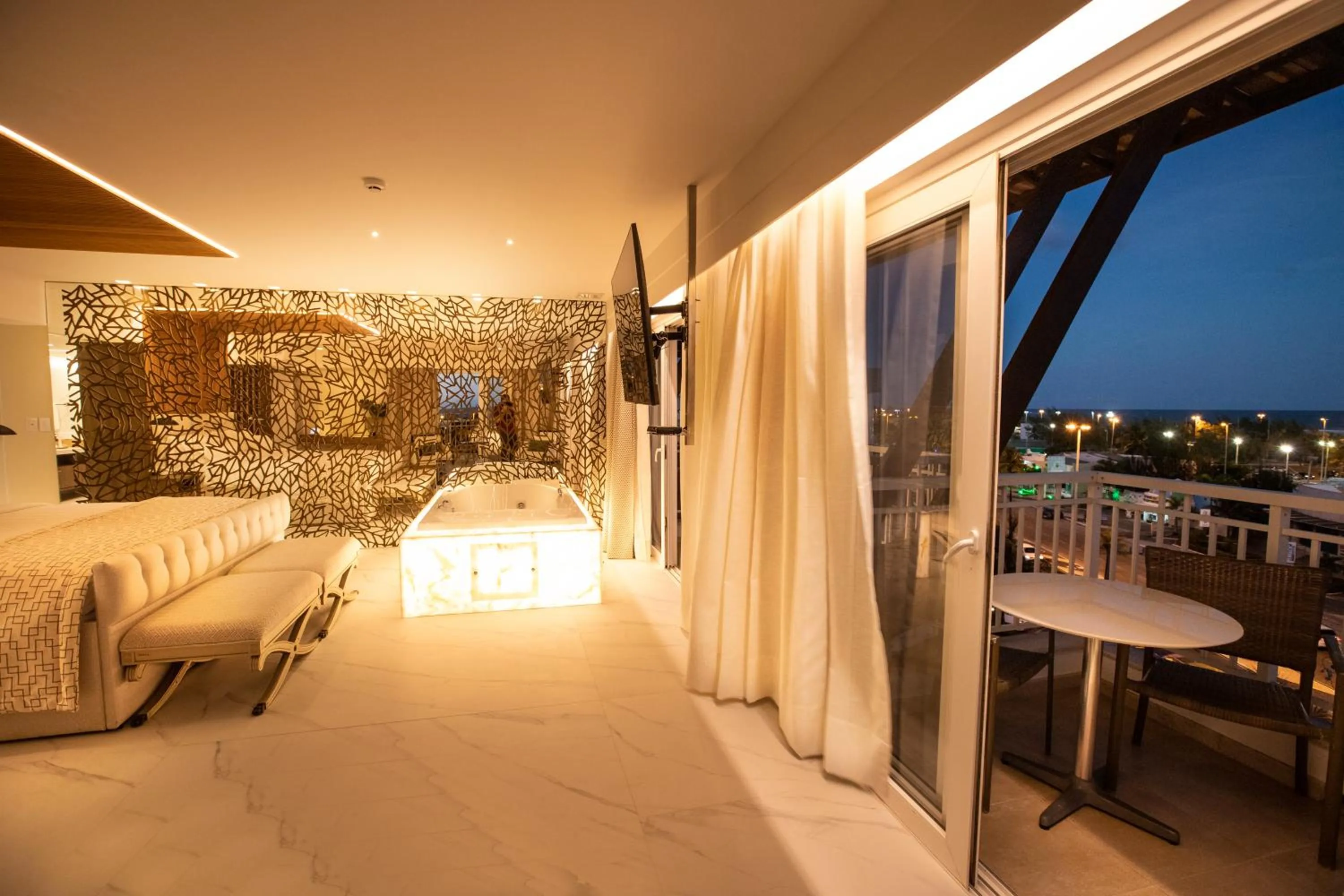 View (from property/room), Bed in Vidam Hotel Aracaju - Transamerica Collection