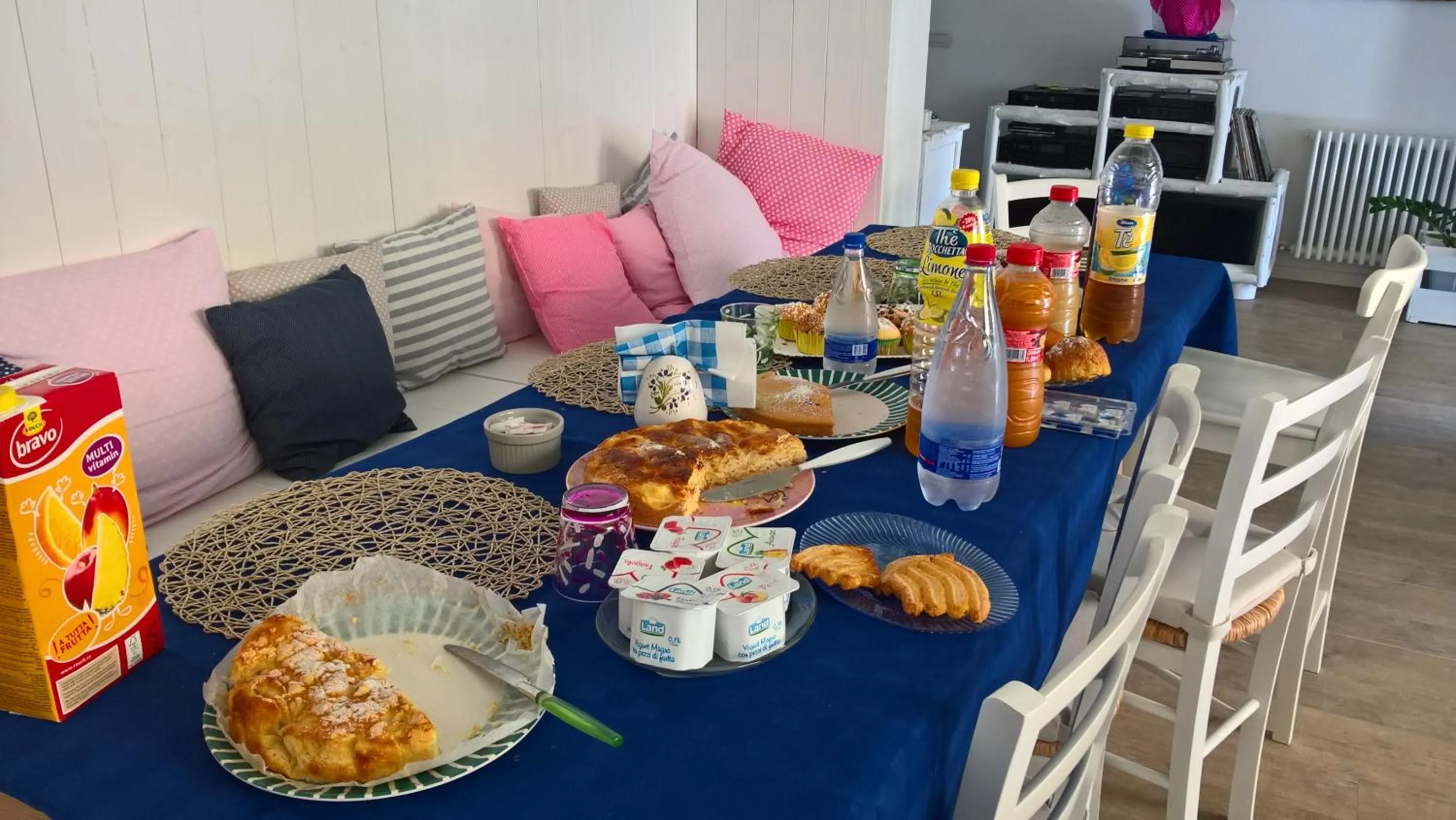 Buffet breakfast in Casa Polly B&B