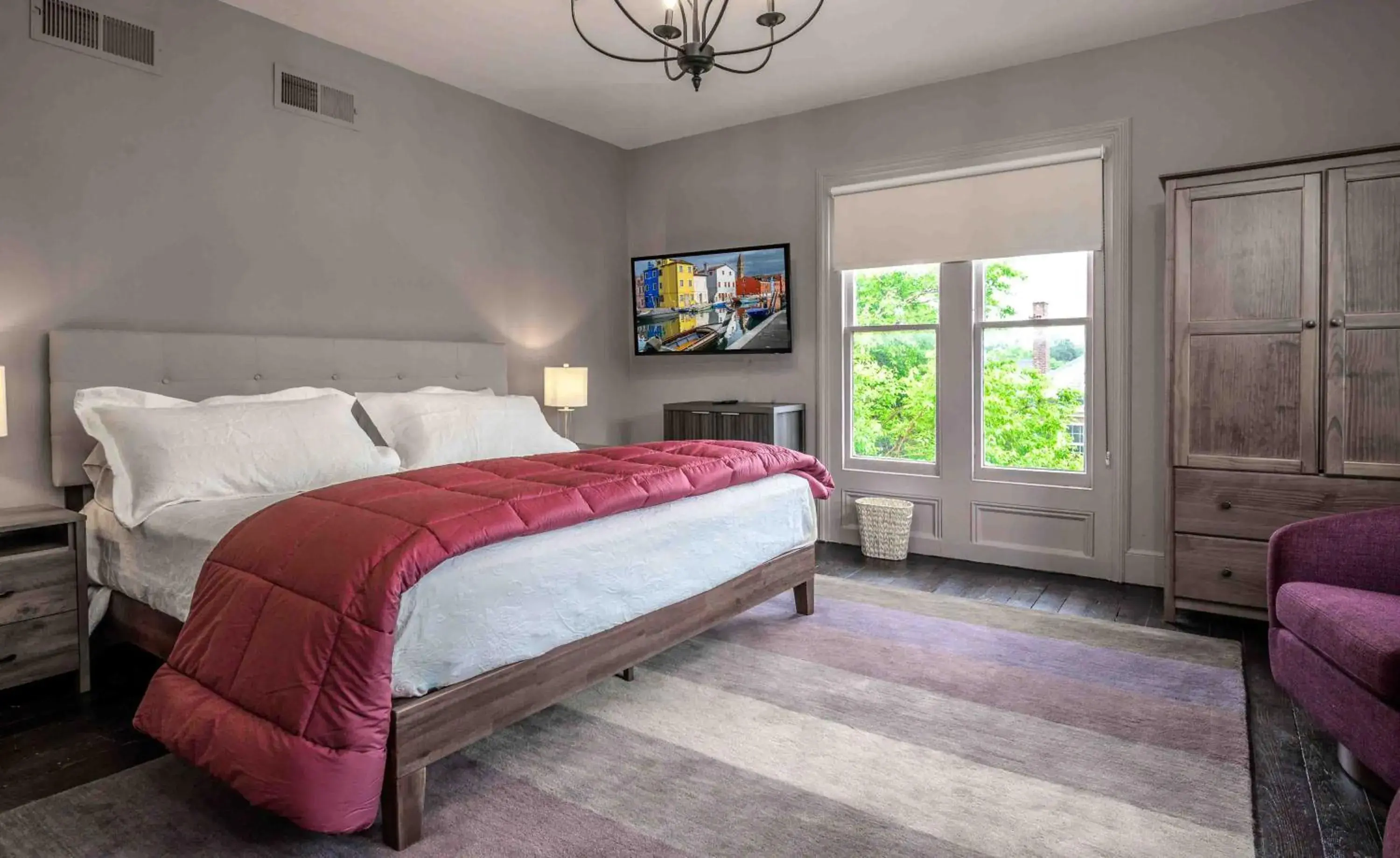 Superior Suite in Station Inn Pawling Superior Suite in Station Inn Pawling