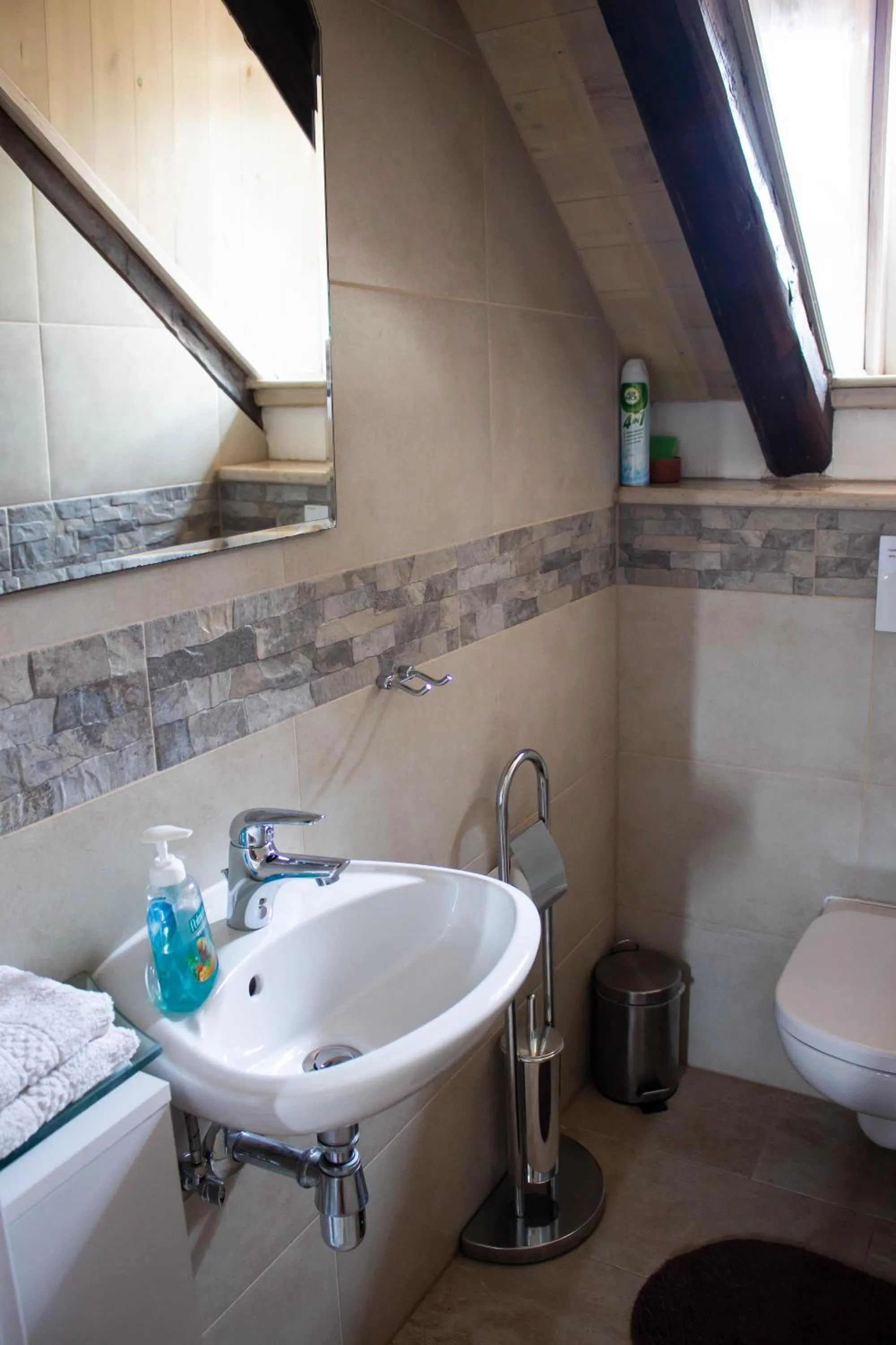 Toilet in Villa Cindro House