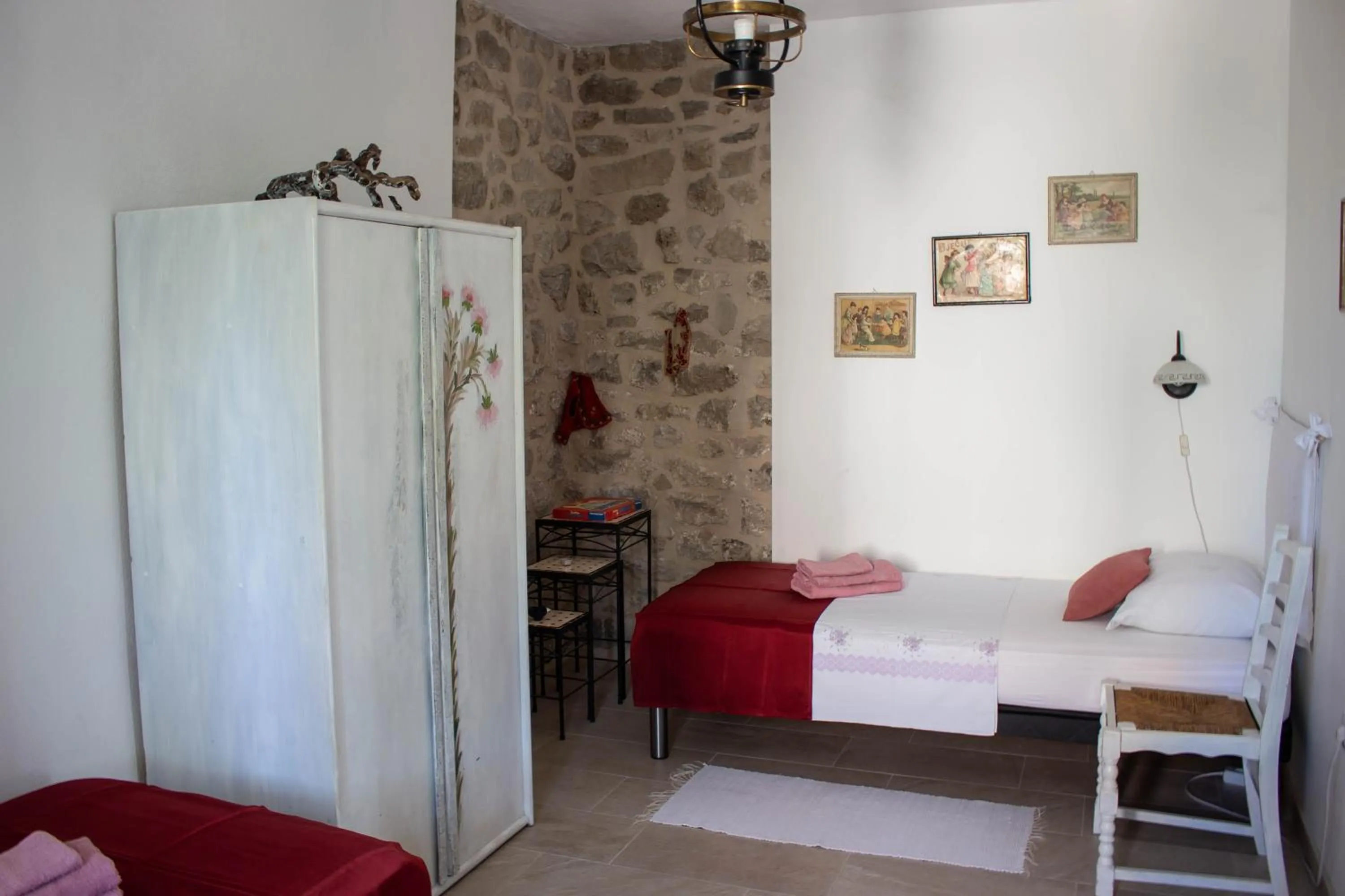 Bedroom, Bed in Villa Cindro House
