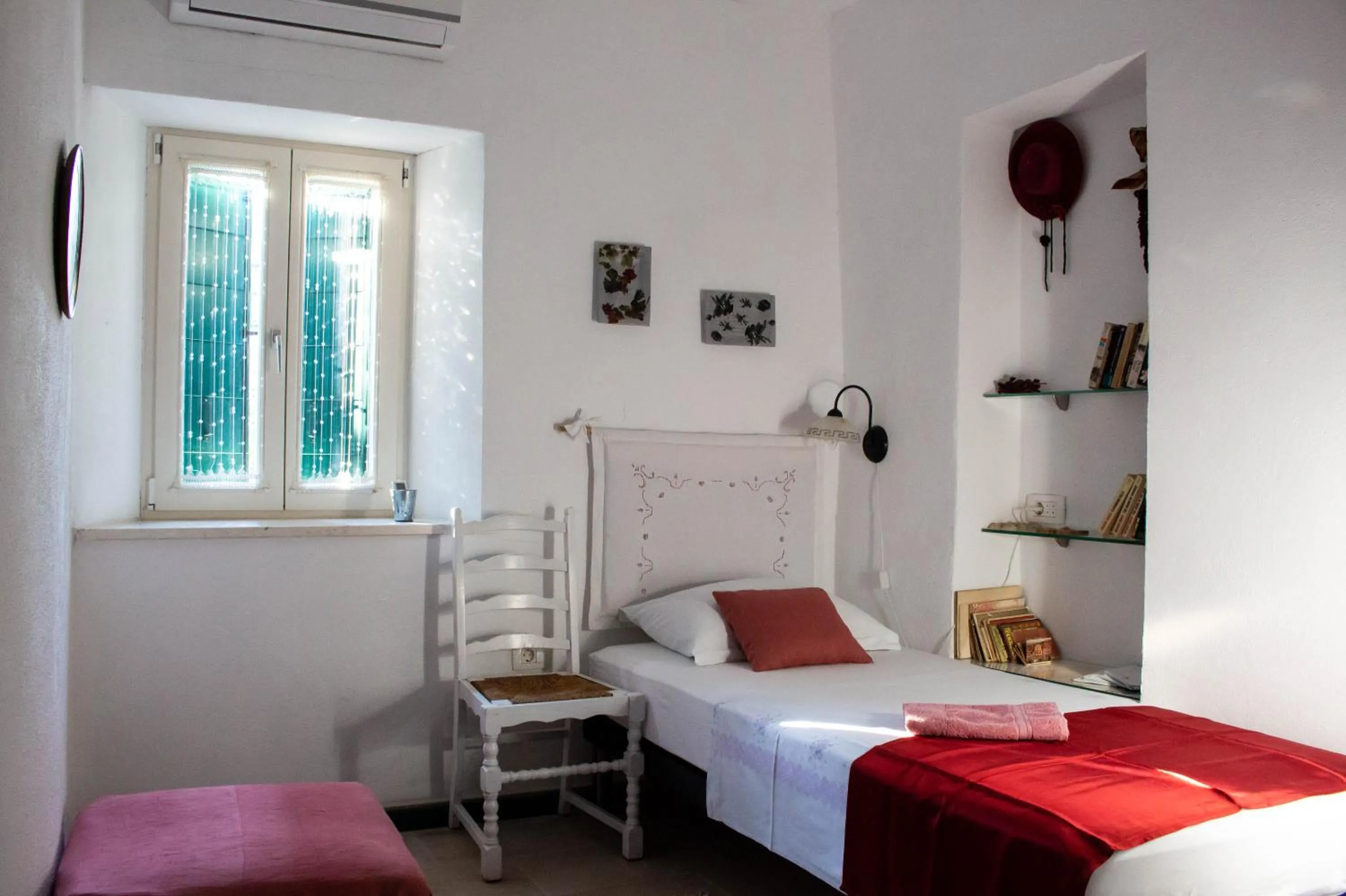 Bedroom, Bed in Villa Cindro House