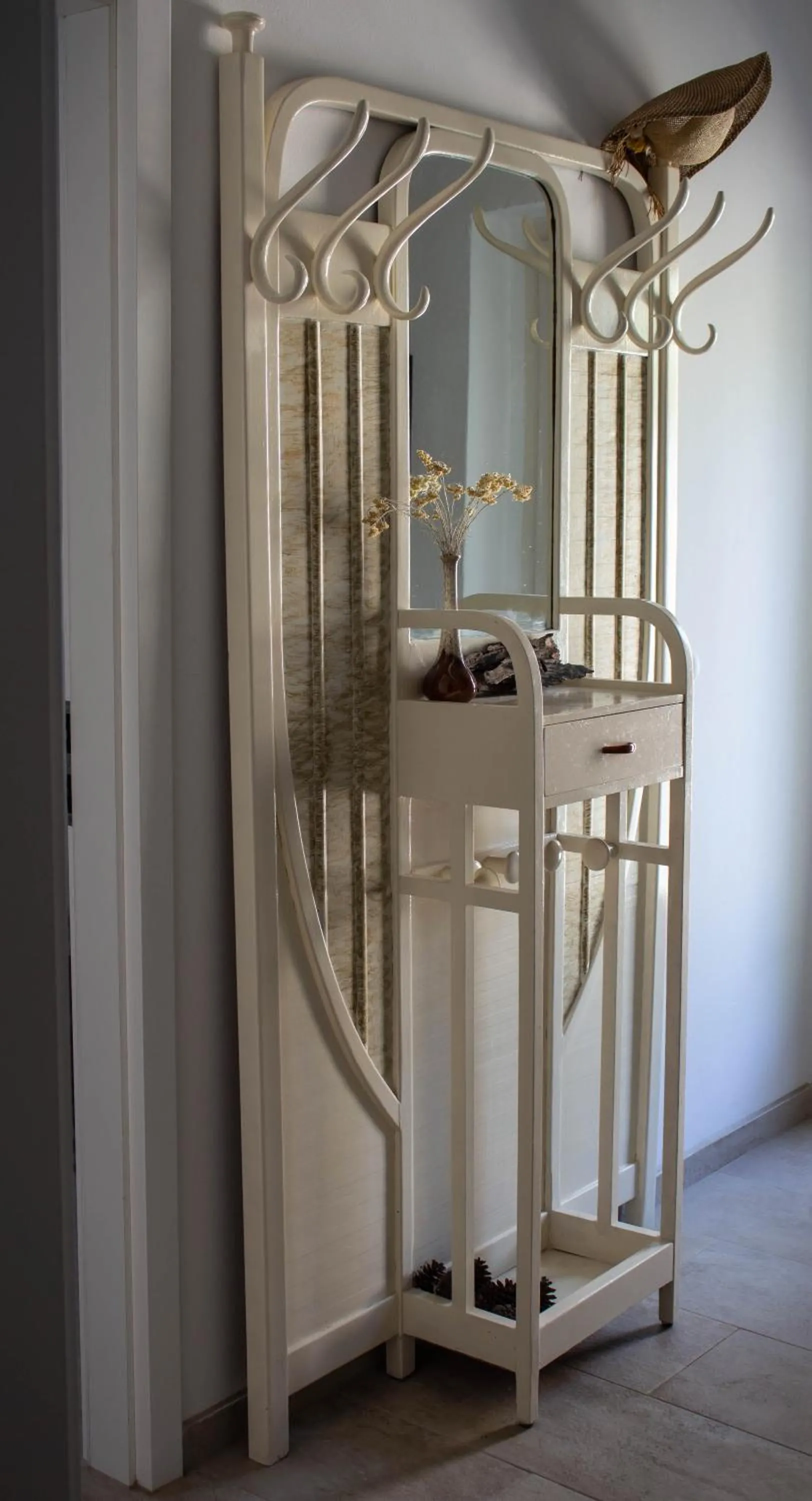 Decorative detail, Bed in Villa Cindro House