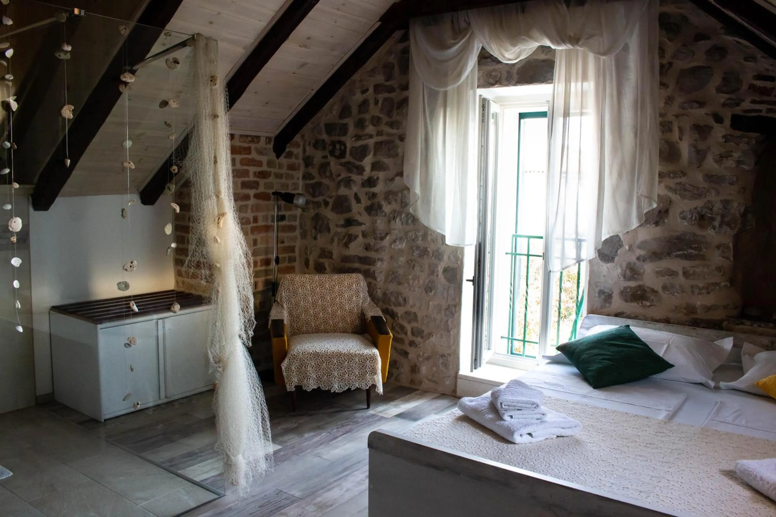Bedroom, Bed in Villa Cindro House