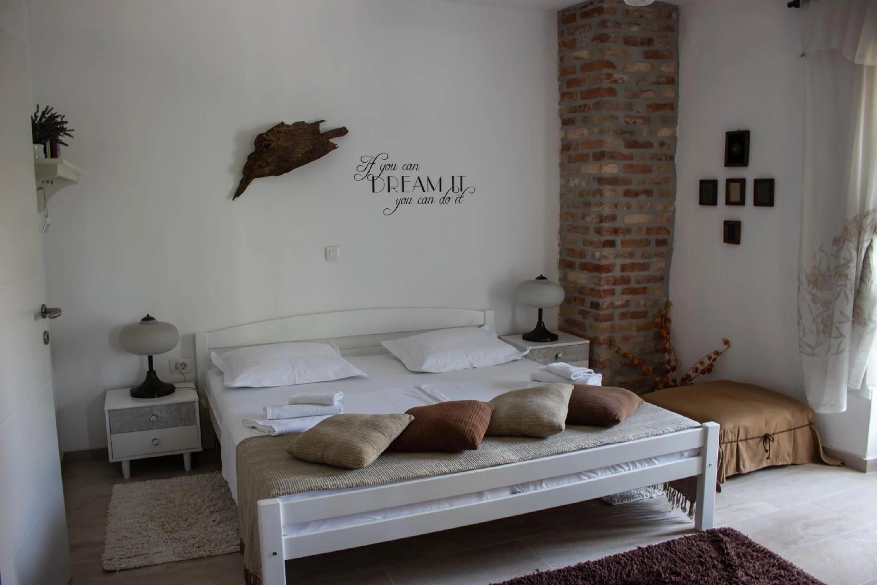 Bedroom, Bed in Villa Cindro House
