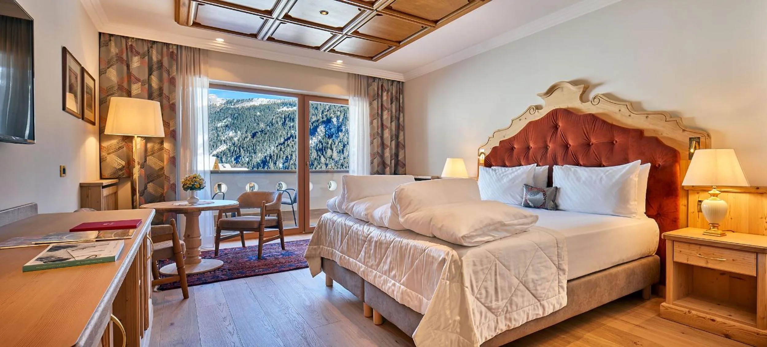 Bedroom, Bed in Hotel Sassongher