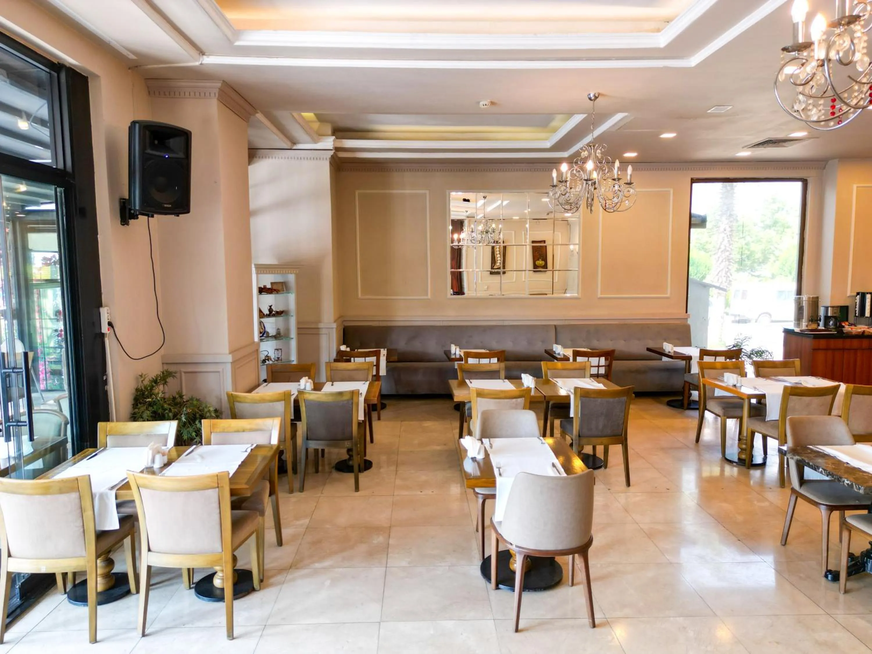 Restaurant/places to eat in New Balturk Hotel Izmit