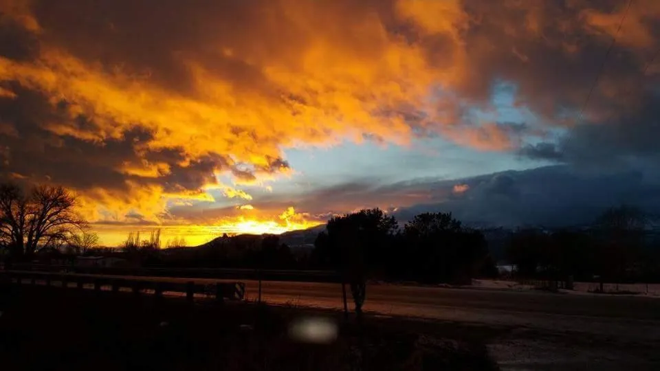Sunset in Grizzly Roadhouse Bed and Breakfast