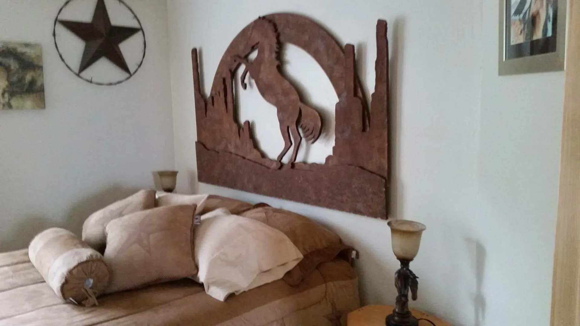 Bedroom in Grizzly Roadhouse Bed and Breakfast
