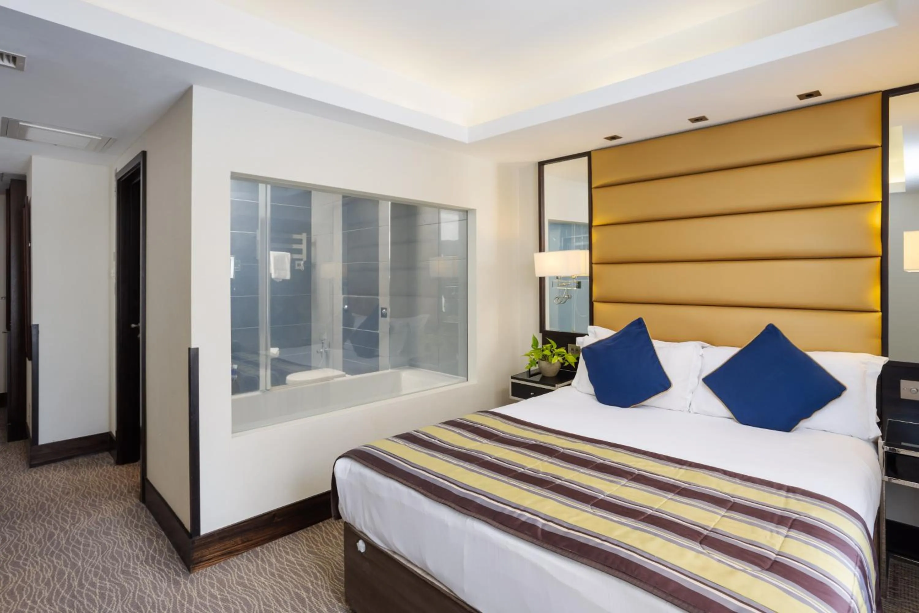 Bed in Park Grand Mayfair