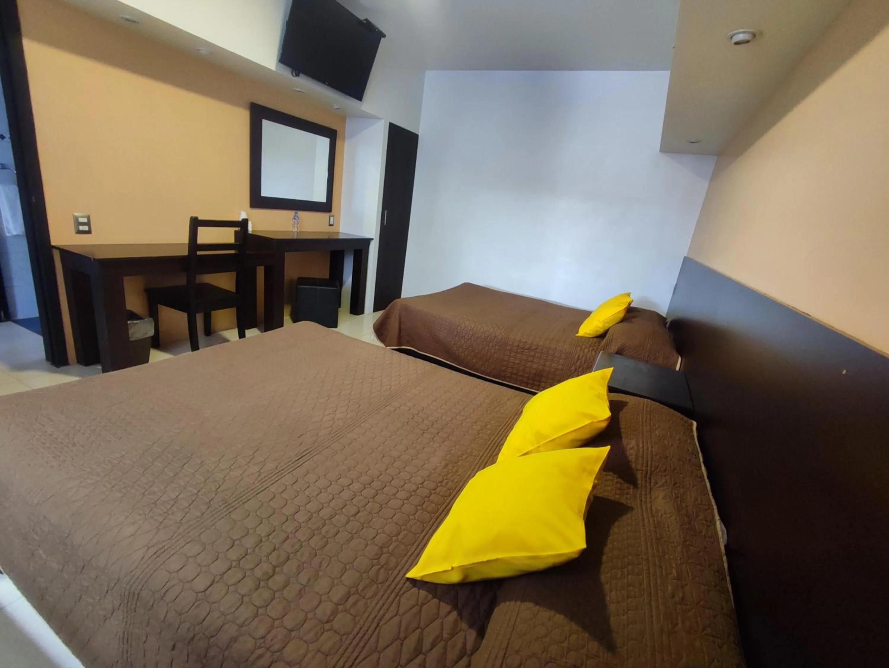 Photo of the whole room in Hotel Del Valle, Tecamachalco