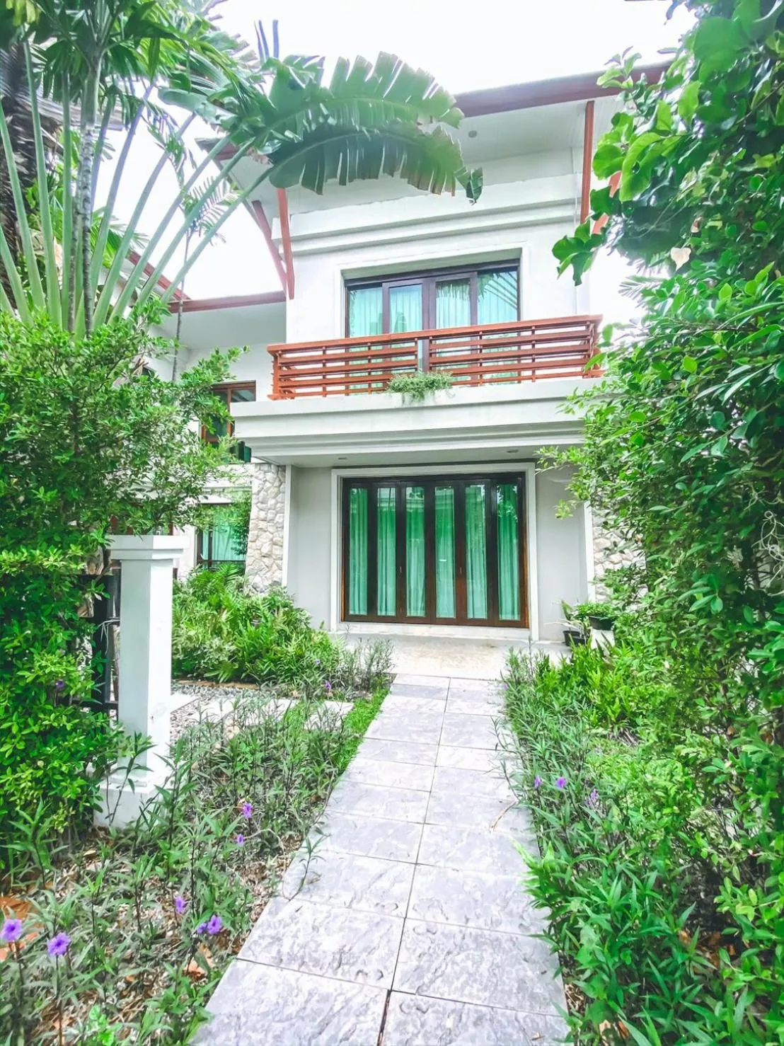 Garden view in Royal Sammuk Villa