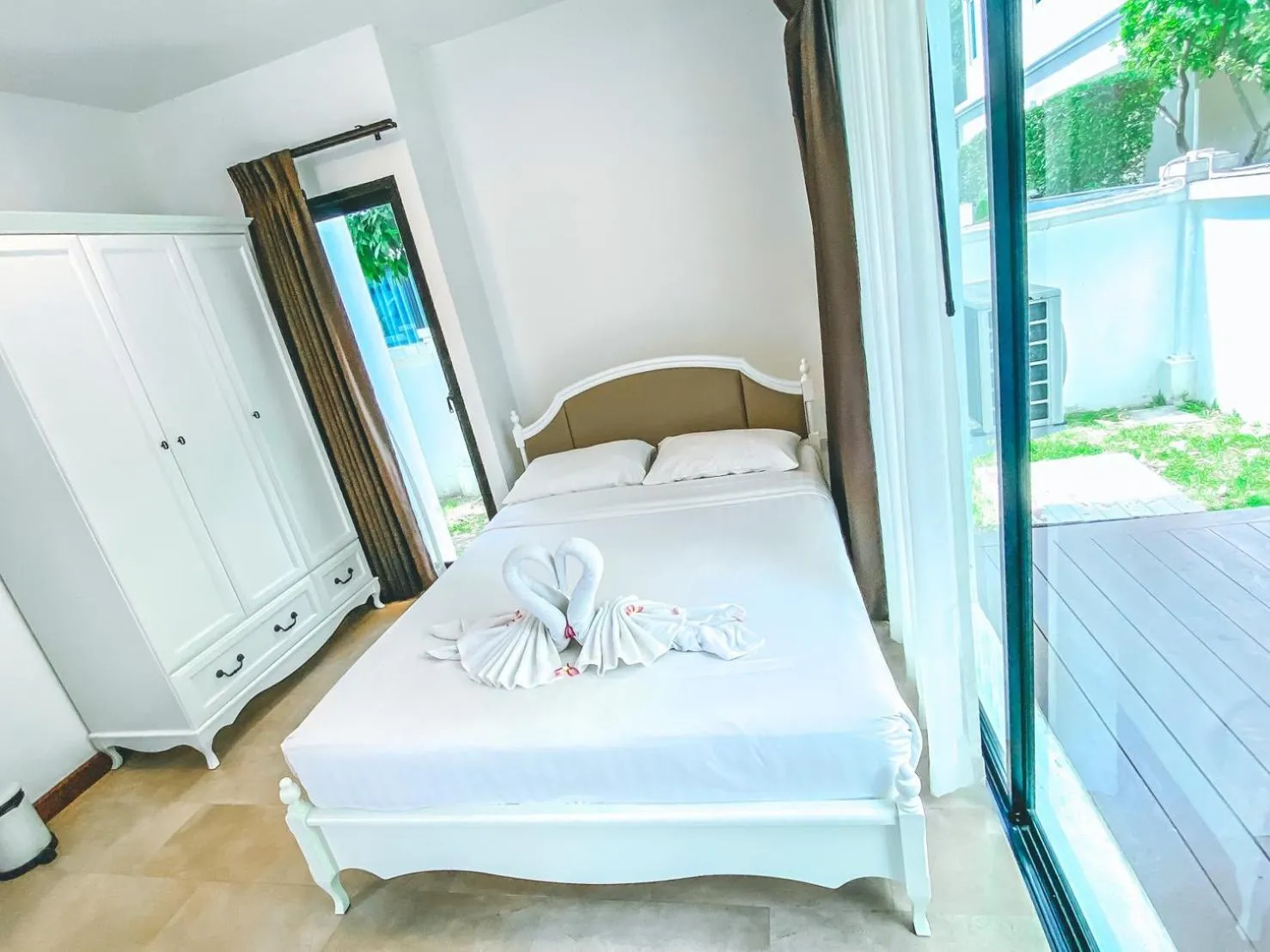 Bedroom, Bed in Royal Sammuk Villa