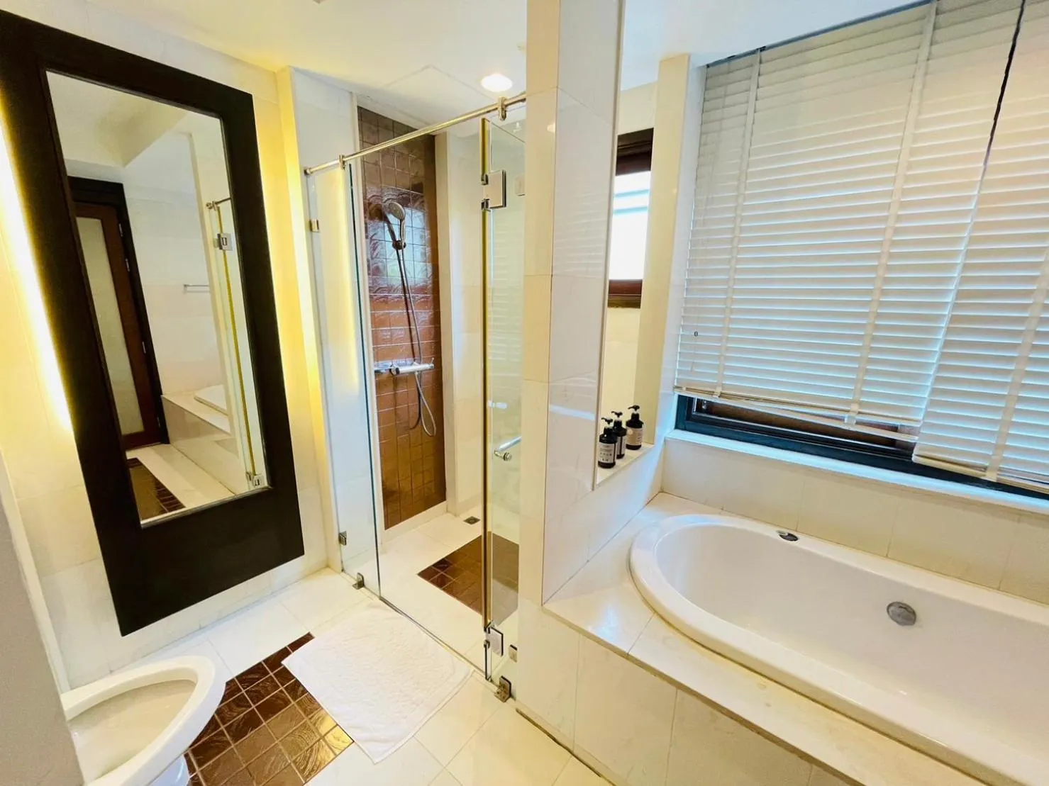 Shower in Royal Sammuk Villa