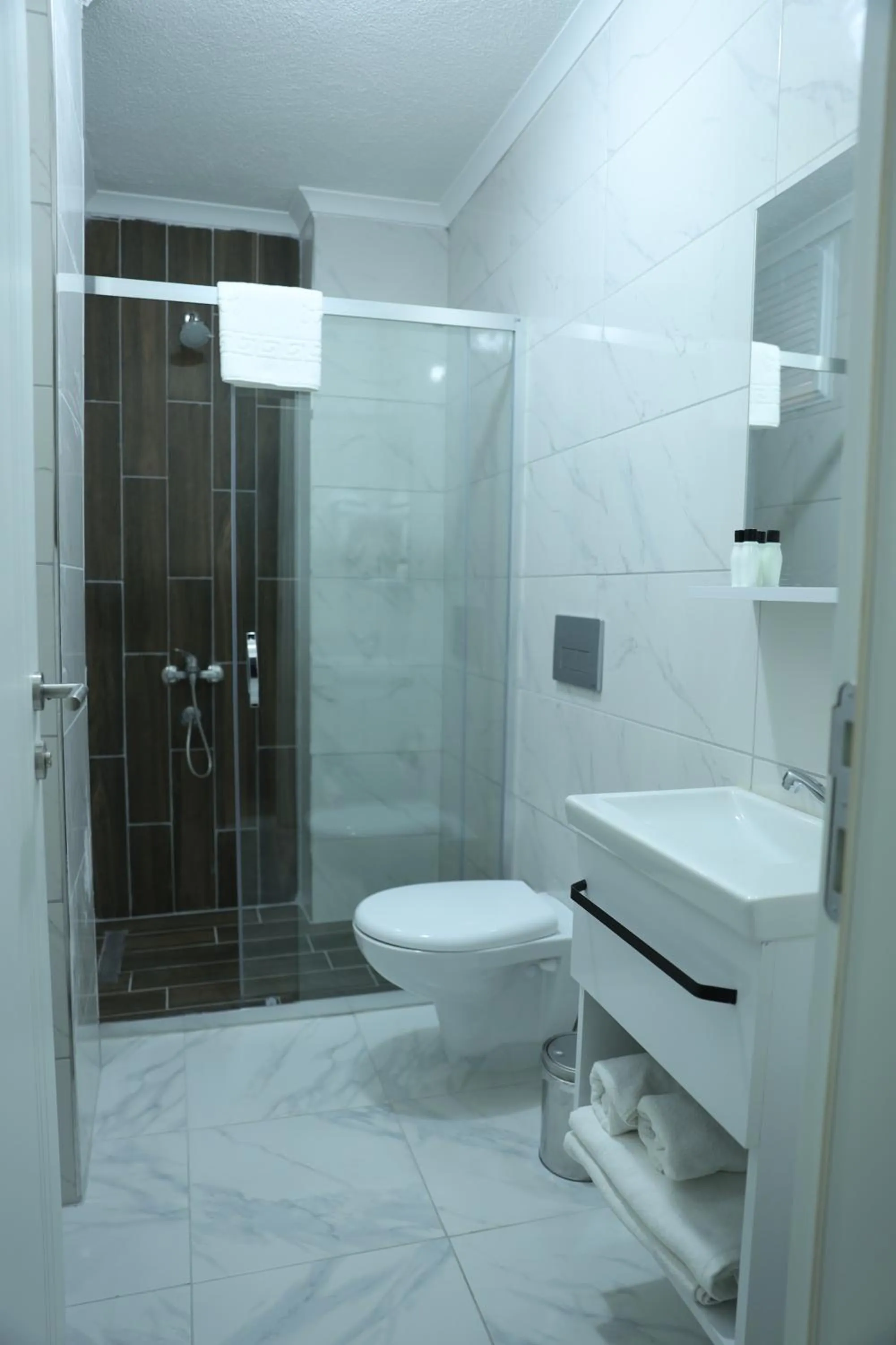 Shower in Turkuaz Hotel