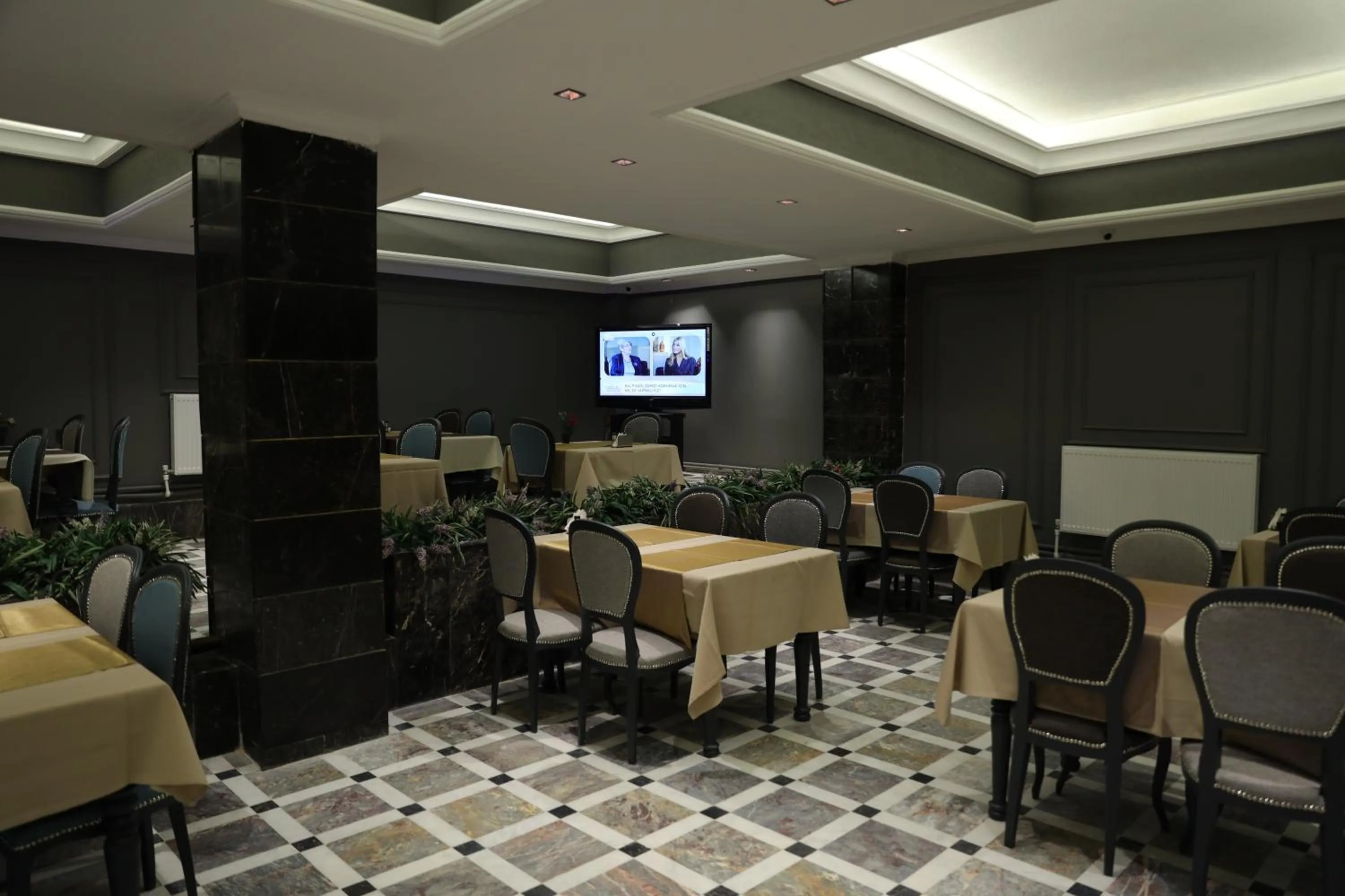 Restaurant/places to eat in Turkuaz Hotel