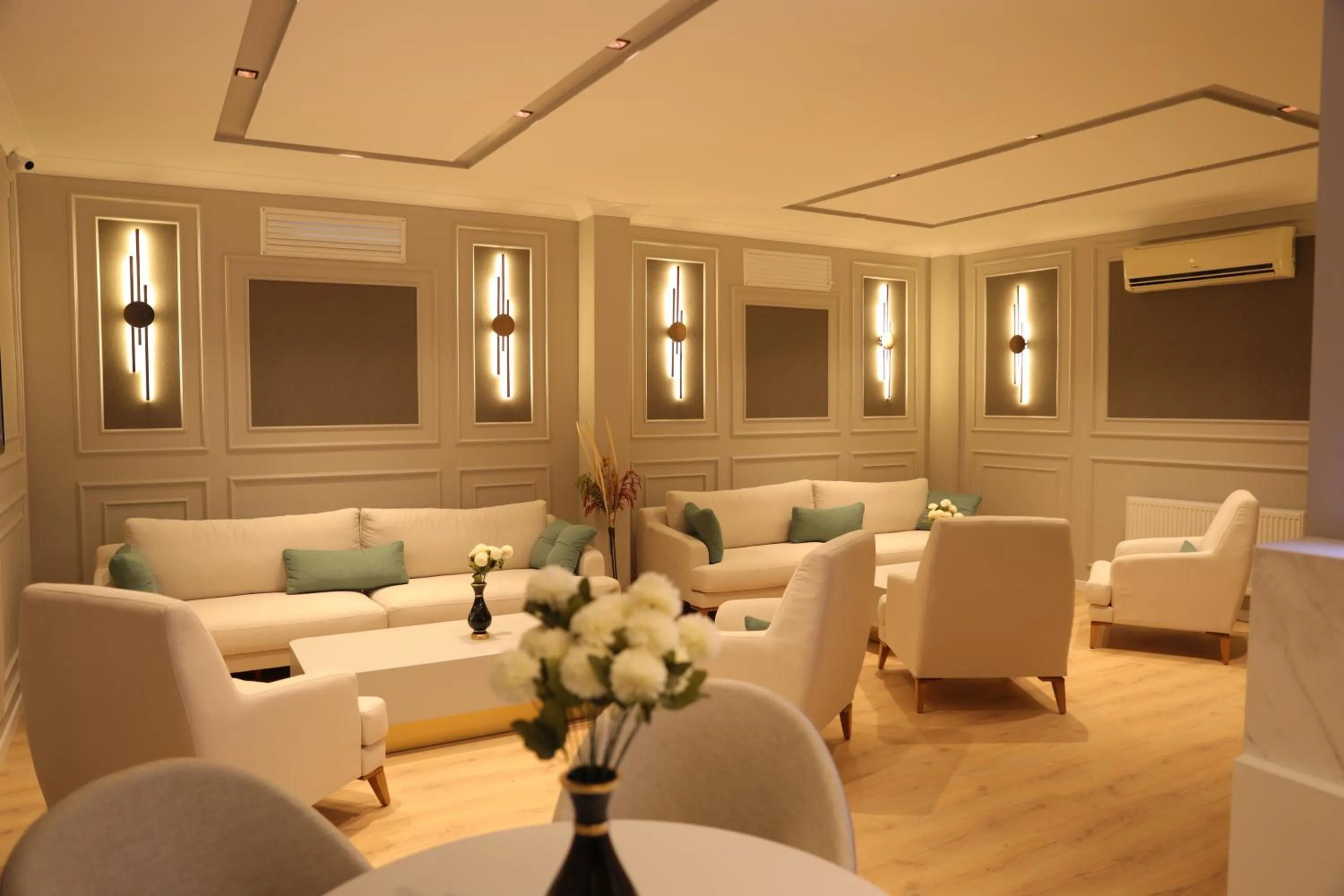 Seating area in Turkuaz Hotel