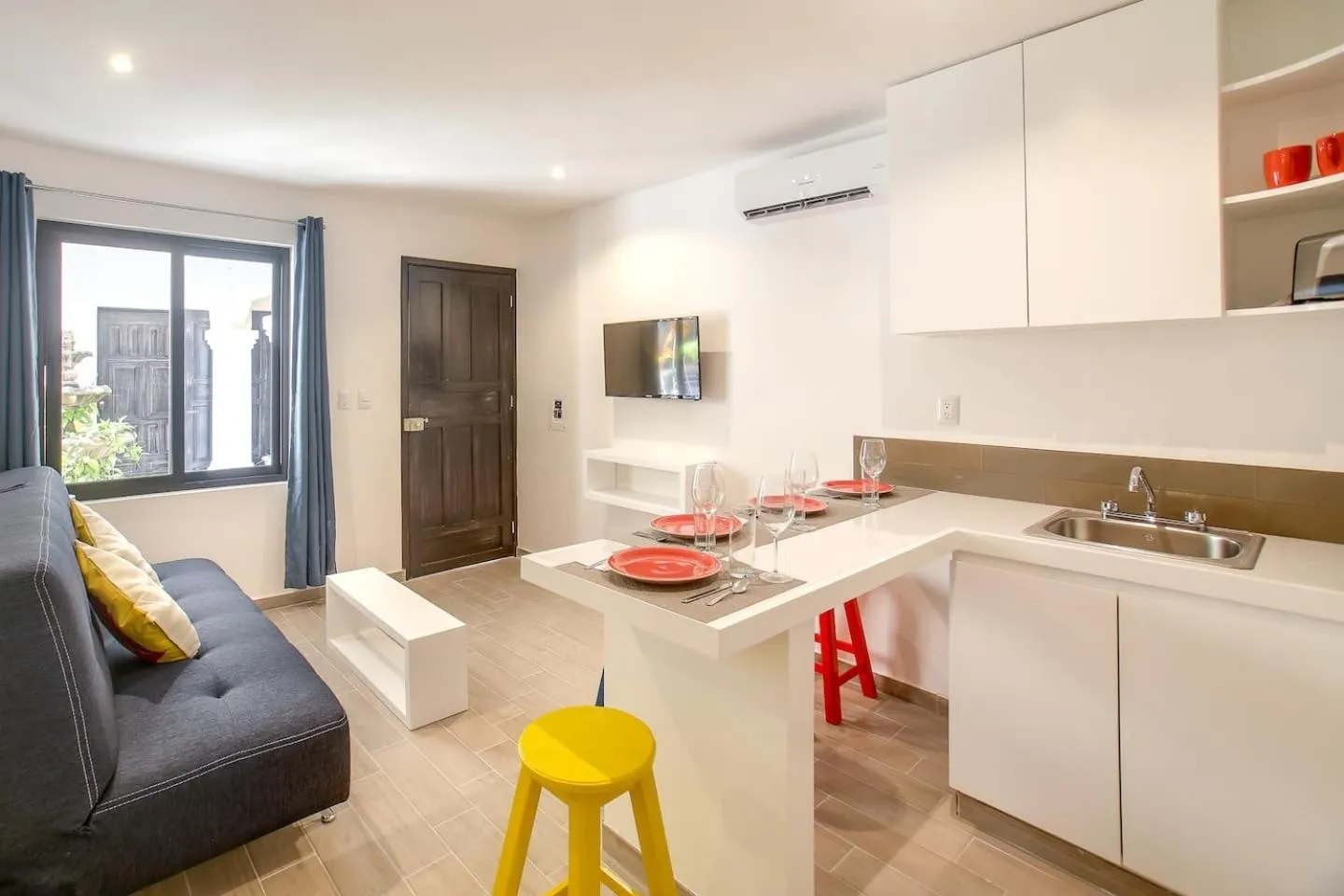 Valentina Suites by Las Flores Vacation Rentals