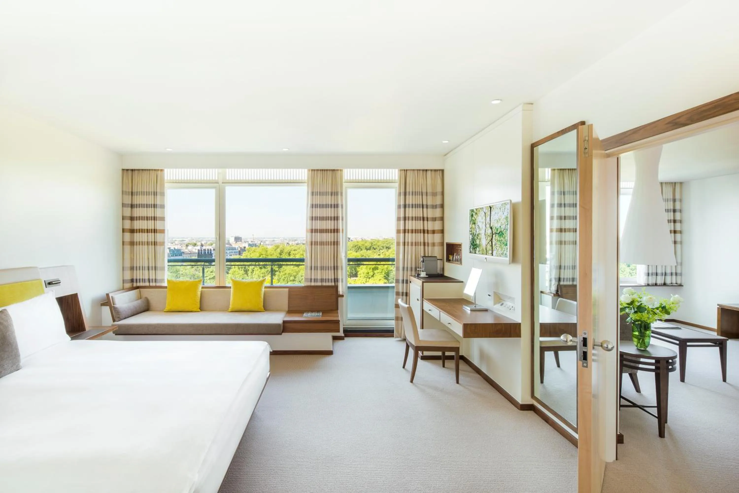 Bed in COMO Metropolitan London