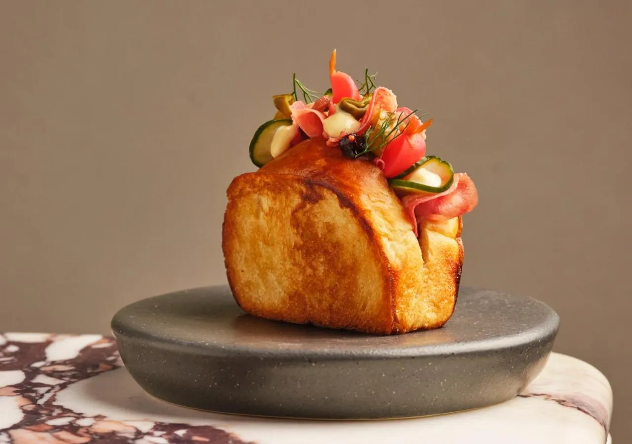 Restaurant/places to eat in COMO Metropolitan London