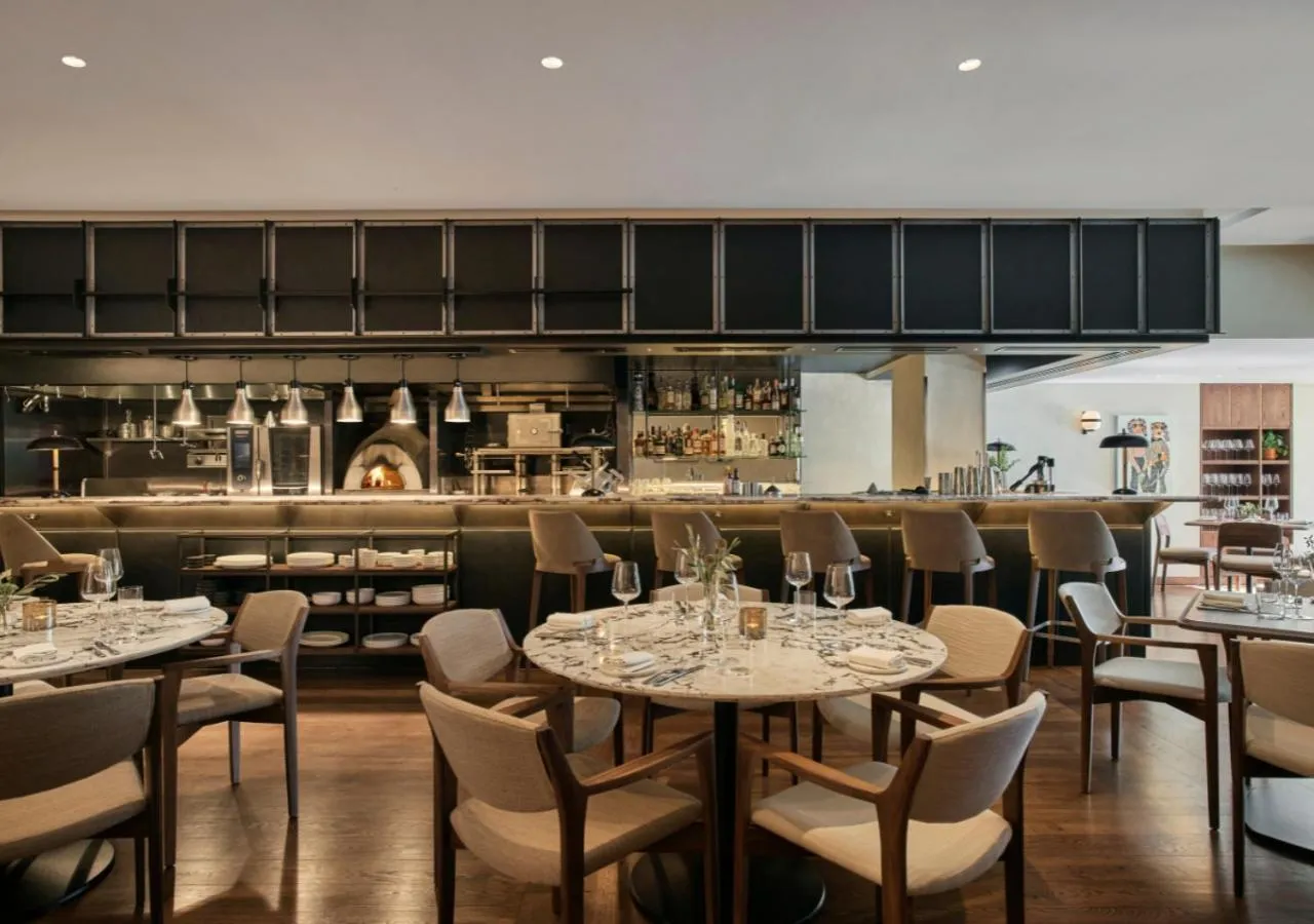 Restaurant/places to eat in COMO Metropolitan London