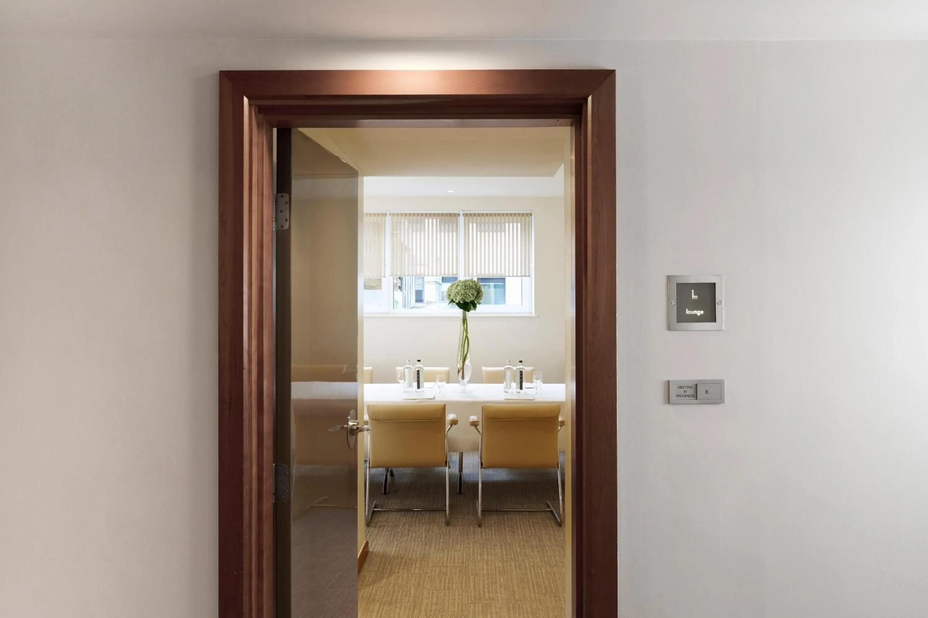 Business facilities in COMO Metropolitan London