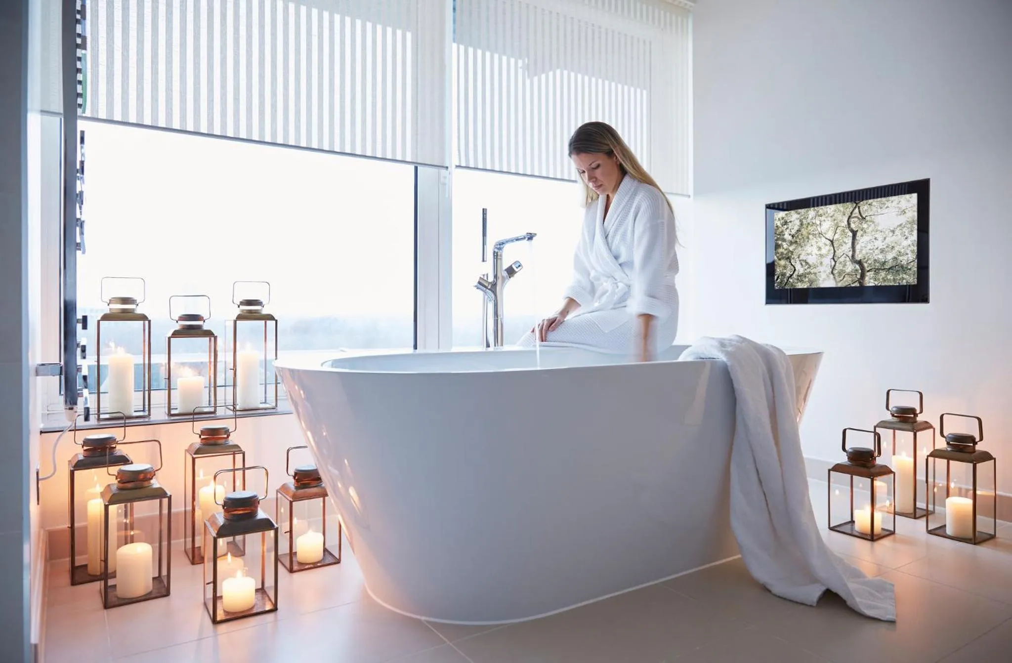 Photo of the whole room in COMO Metropolitan London