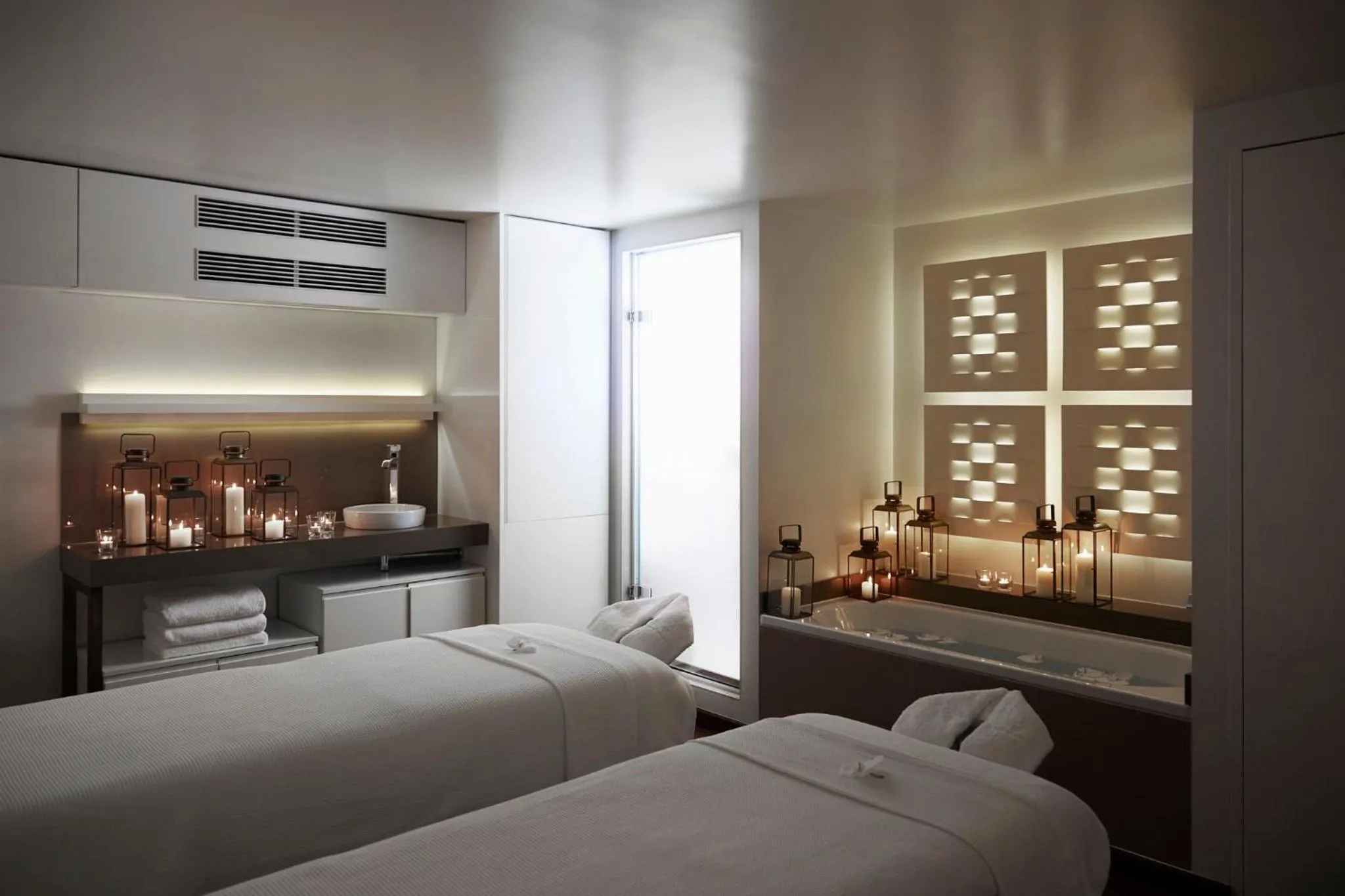 Spa and wellness centre/facilities, Bed in COMO Metropolitan London