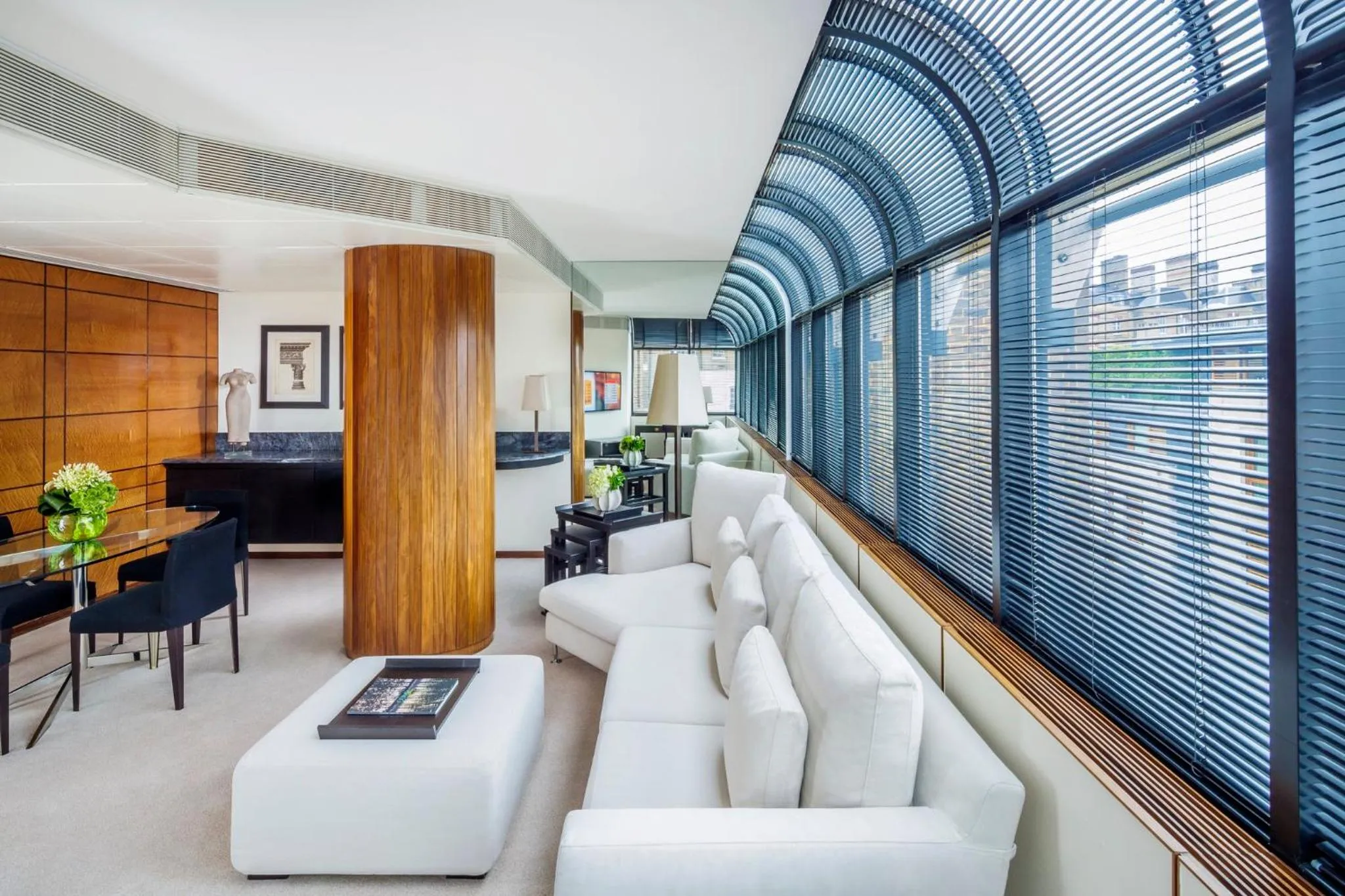 Photo of the whole room in COMO The Halkin