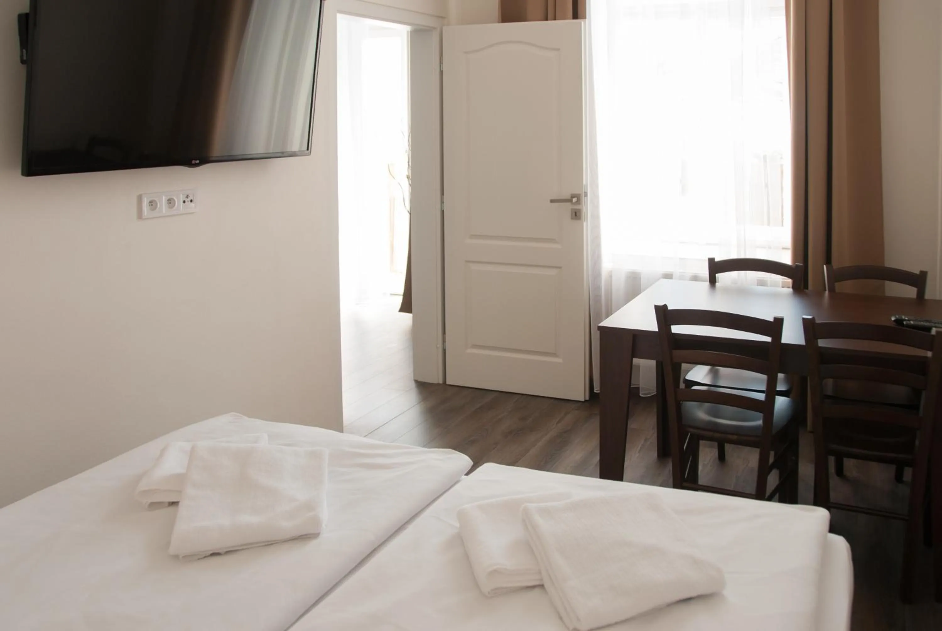 Day, Bed in Residence Vysta