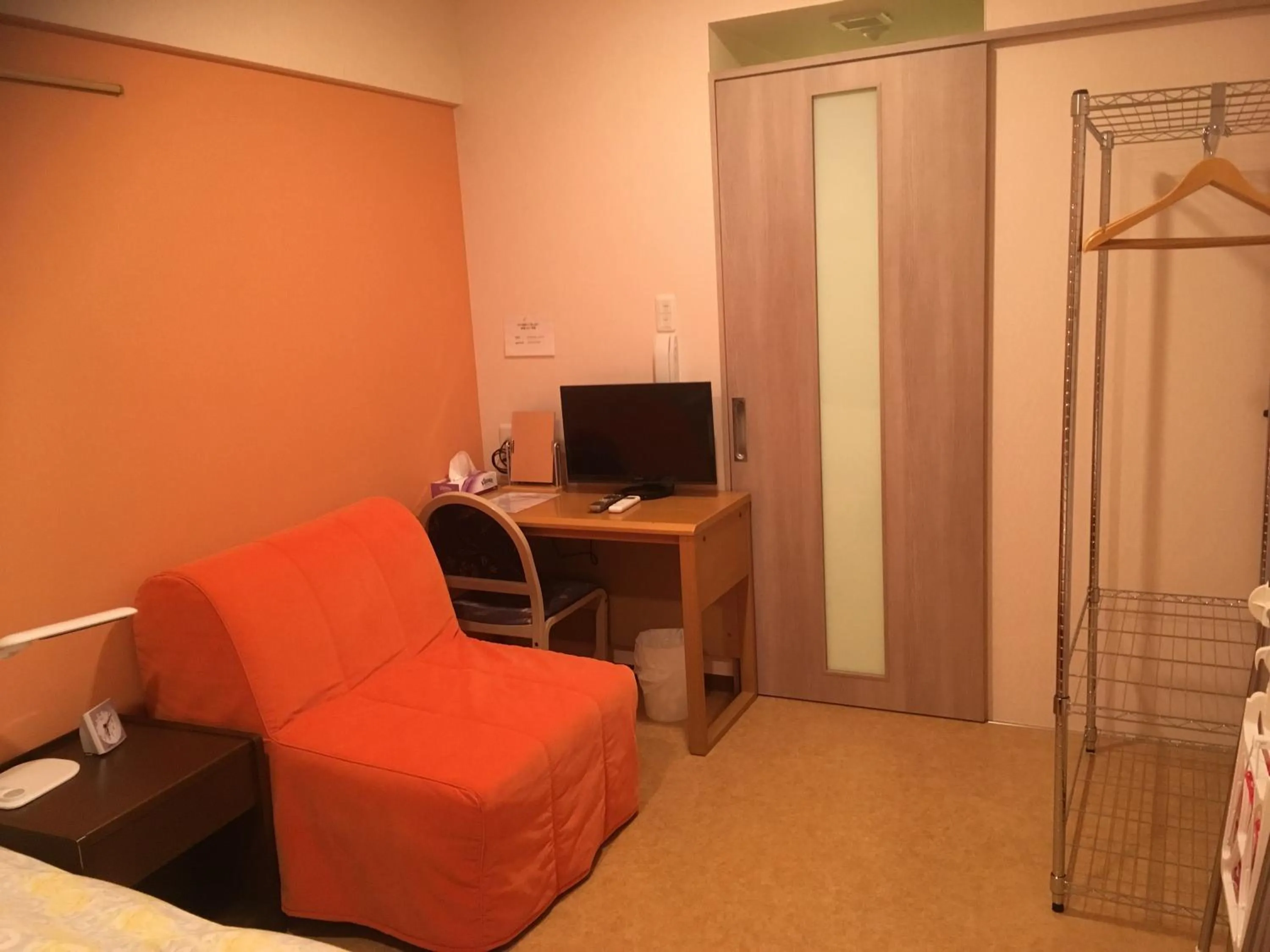 Photo of the whole room in Hotel Asahi Grandeur Fuchu