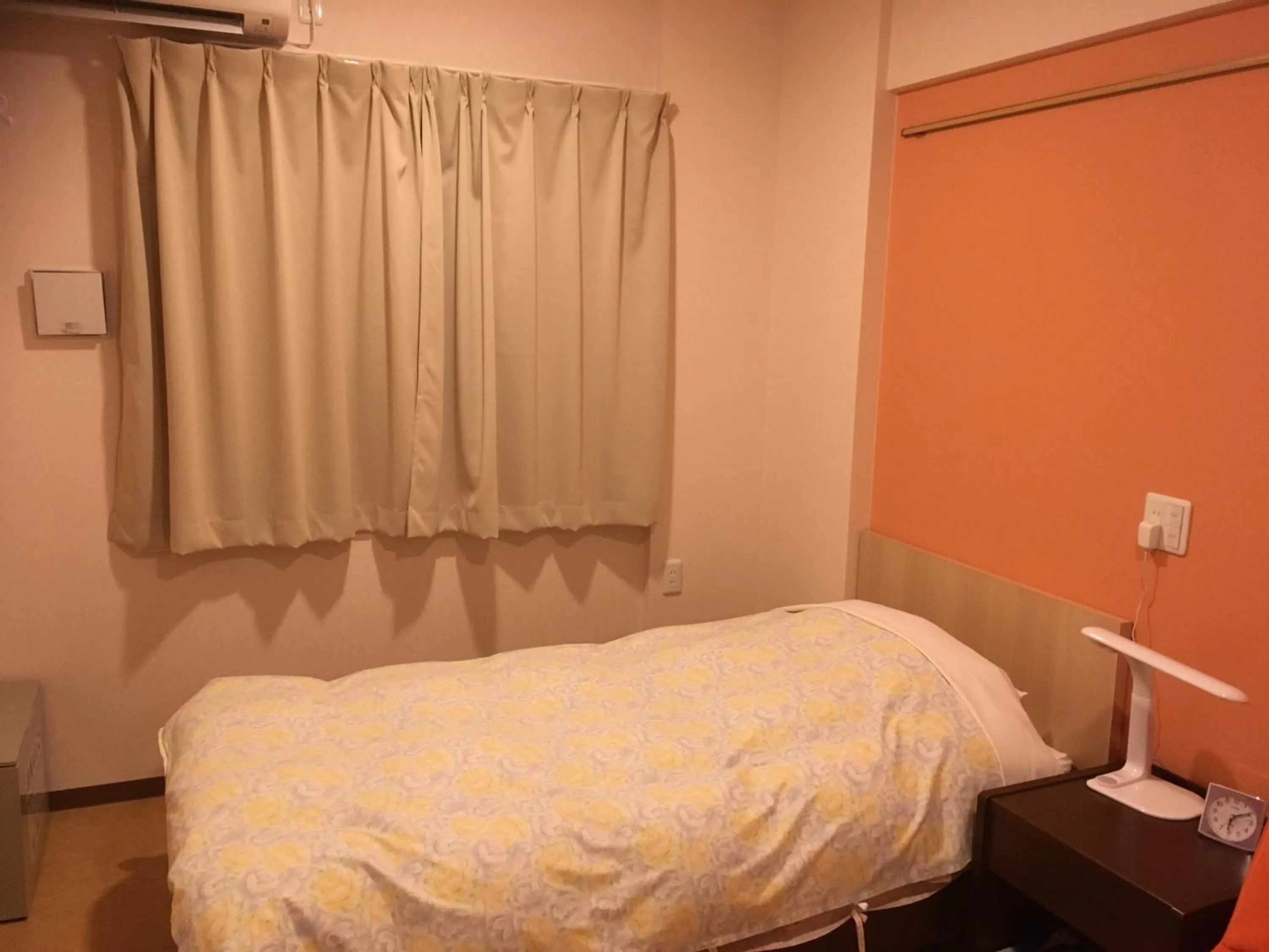 Photo of the whole room, Bed in Hotel Asahi Grandeur Fuchu