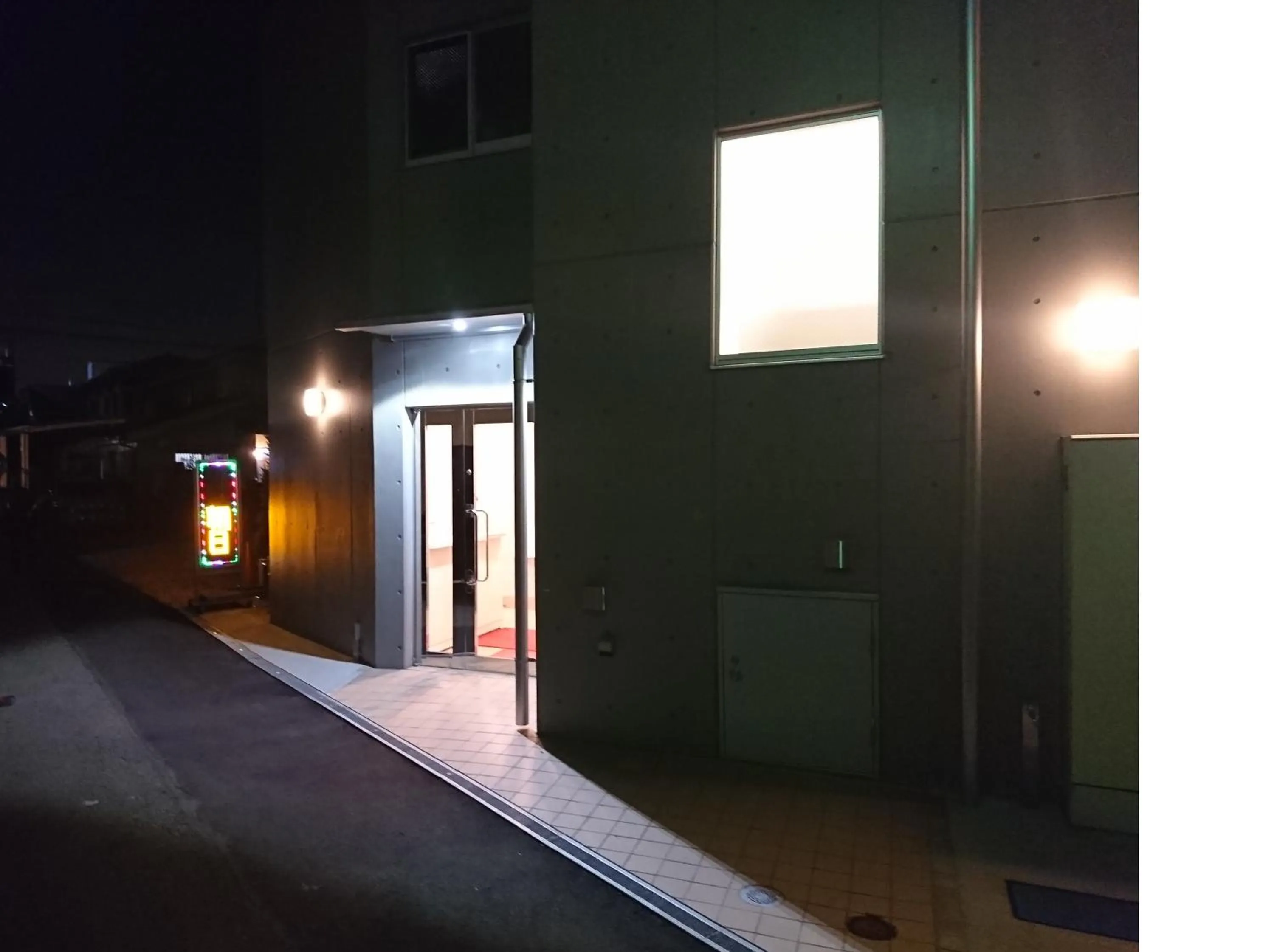 Facade/entrance in Hotel Asahi Grandeur Fuchu