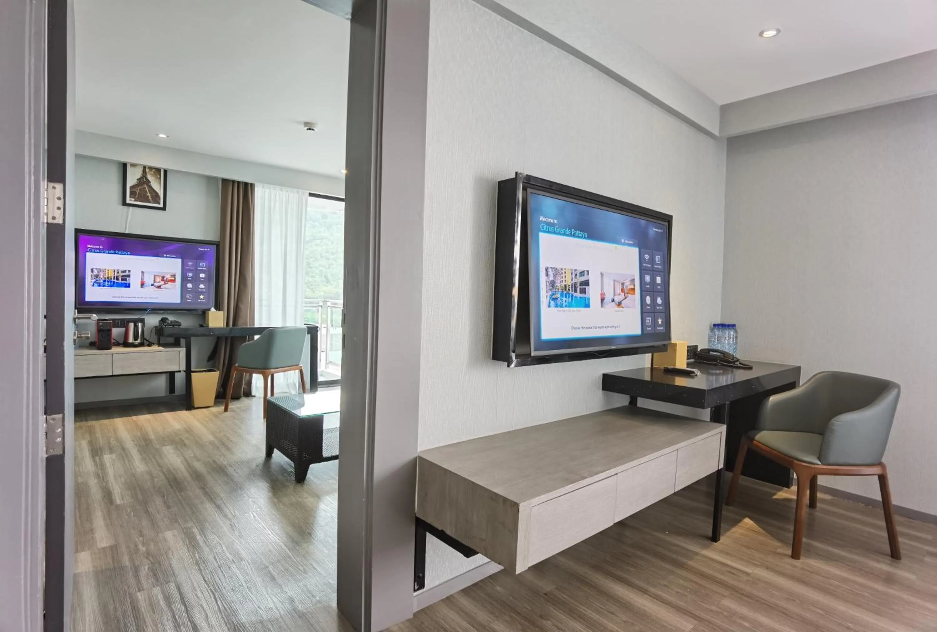 Living room in Citrus Grande Hotel Pattaya by Compass Hospitality