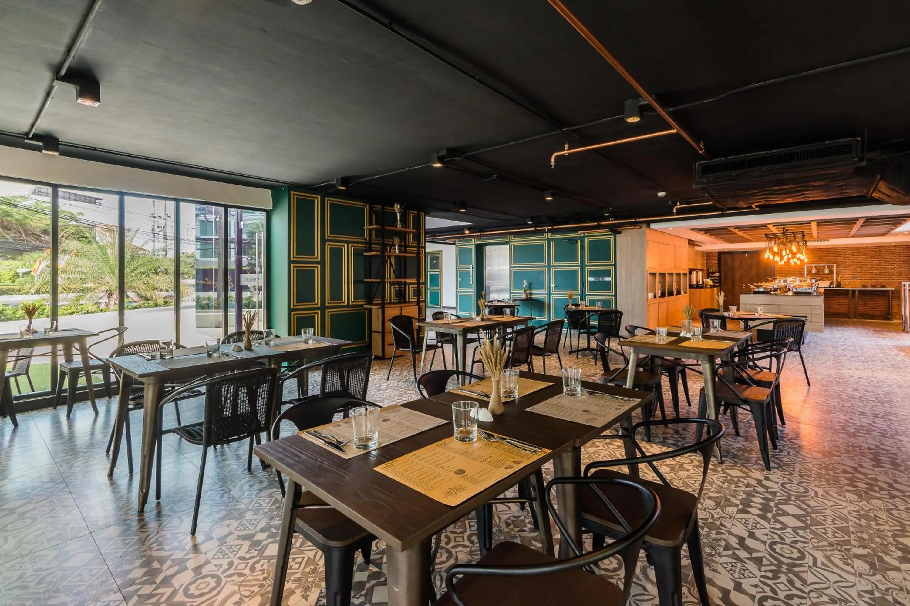 Restaurant/places to eat in Citrus Grande Hotel Pattaya by Compass Hospitality