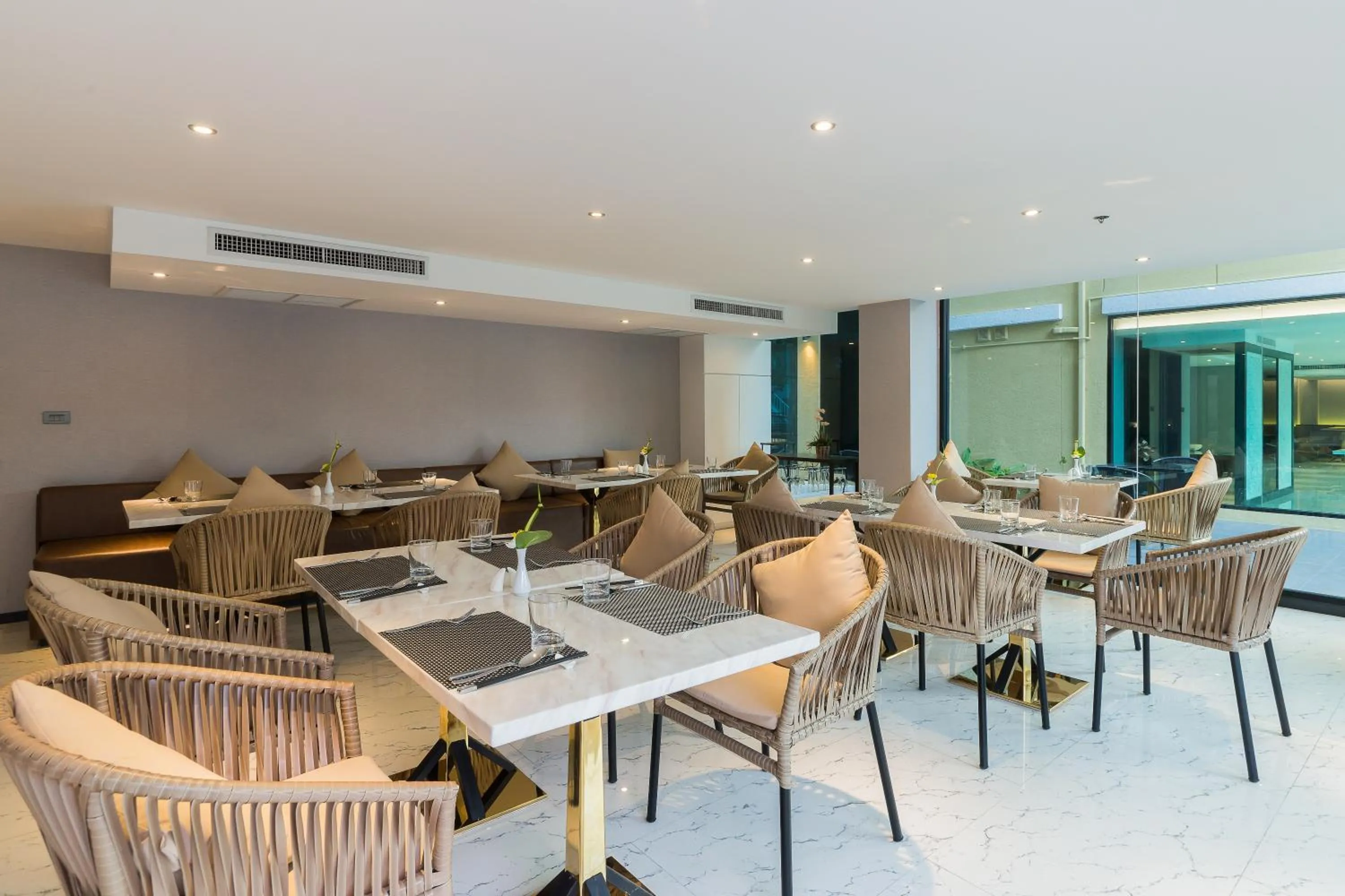 Restaurant/places to eat in Citrus Grande Hotel Pattaya by Compass Hospitality