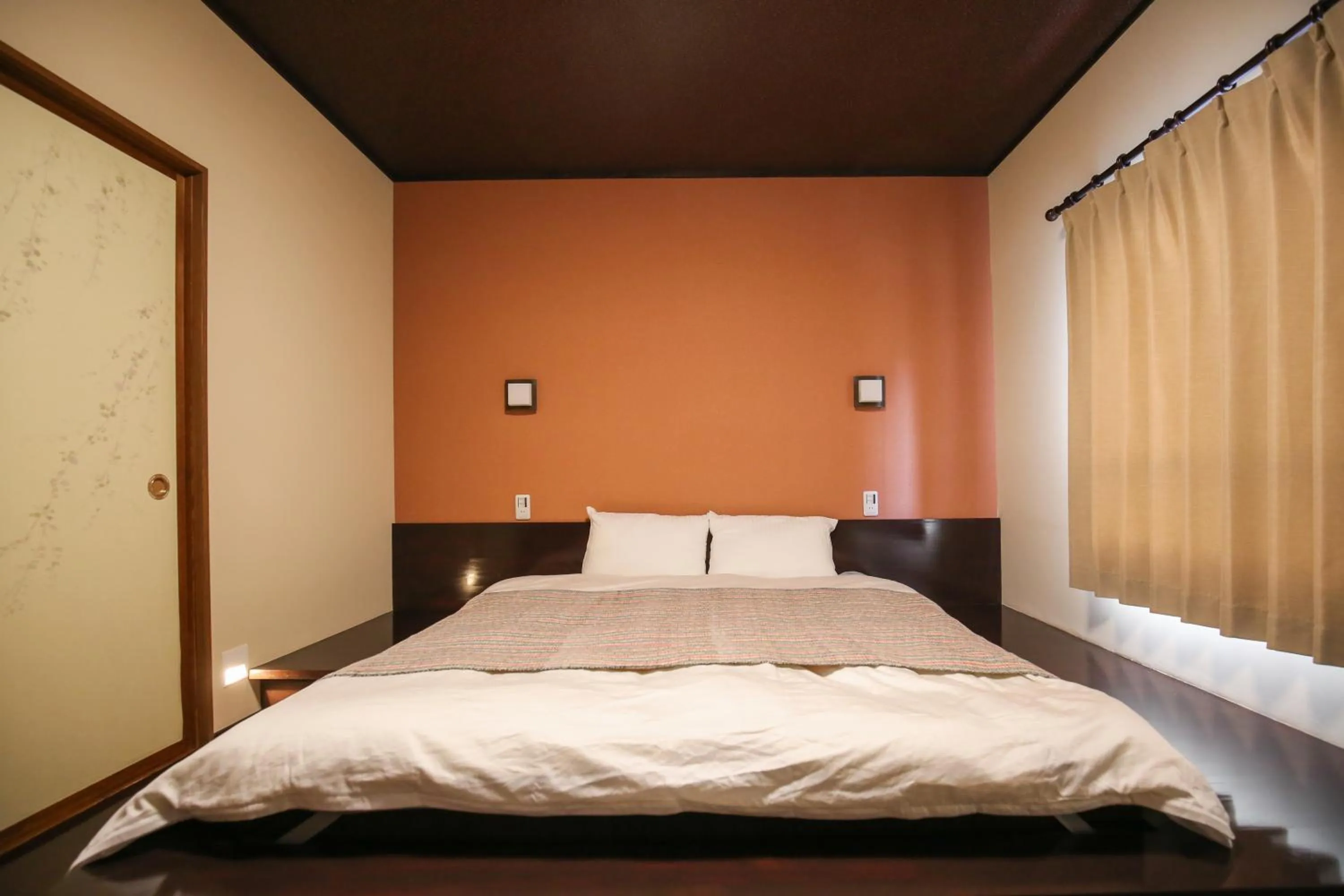 Bed in Kyomachi Yumeji