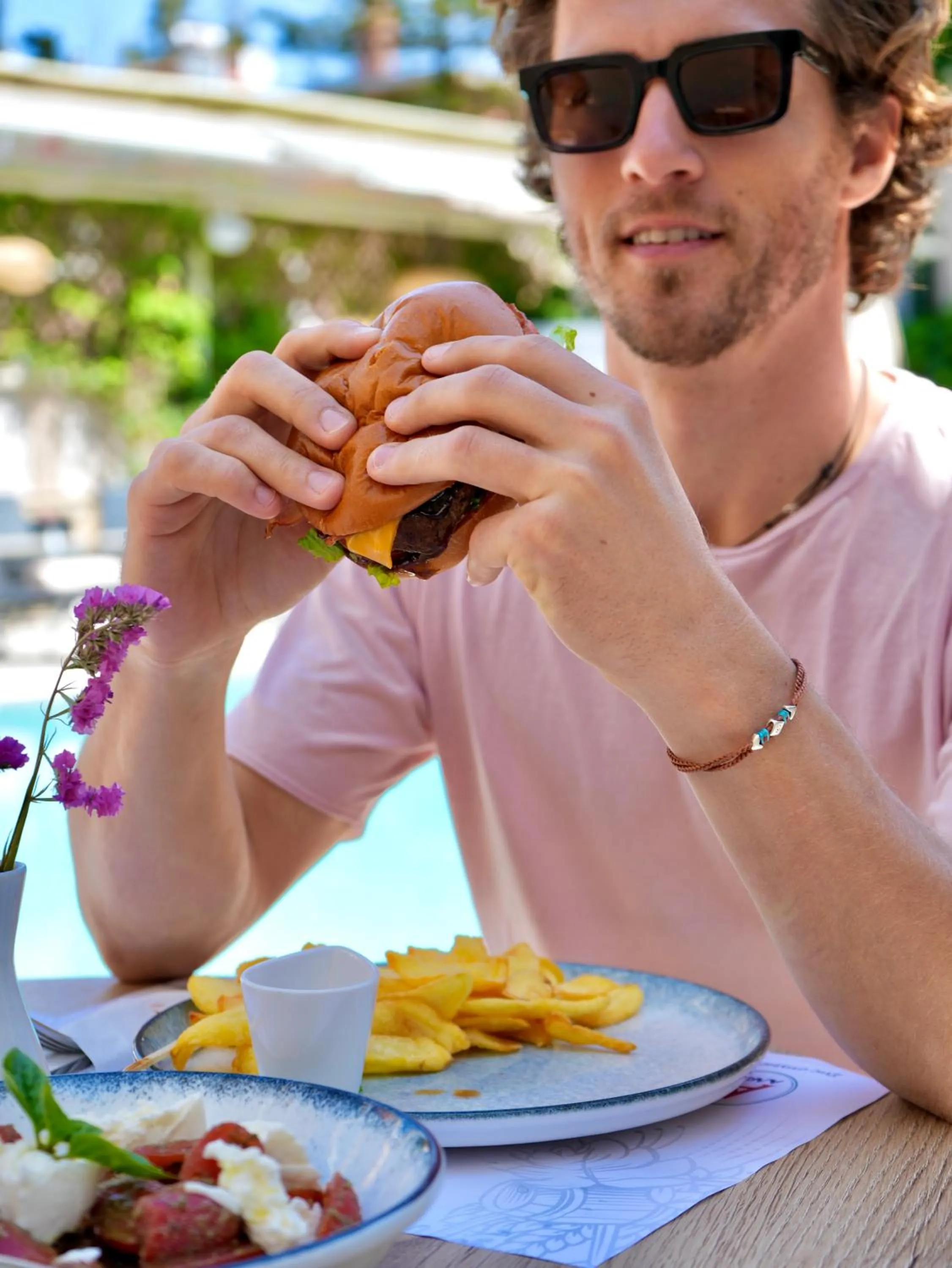 Restaurant/places to eat in Telesilla Hotel