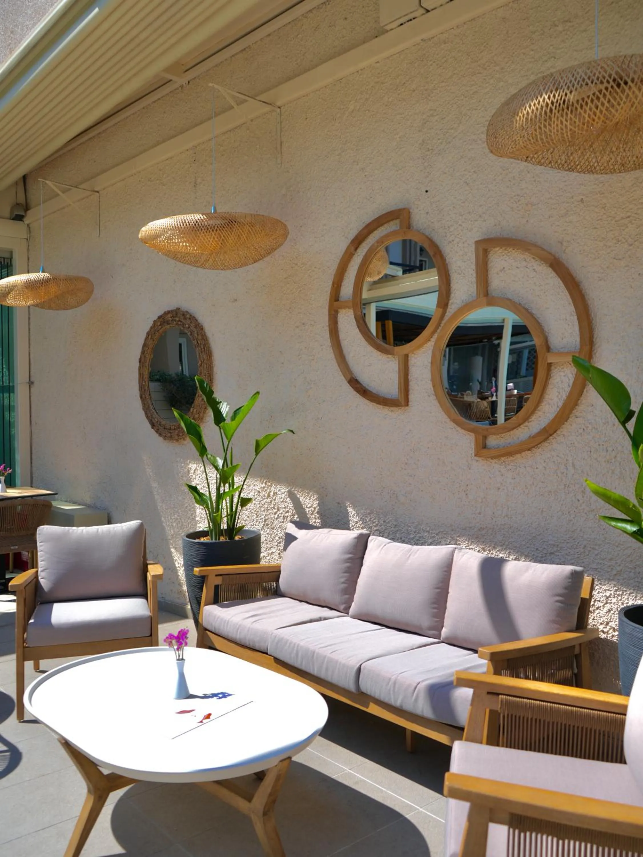 Restaurant/places to eat in Telesilla Hotel