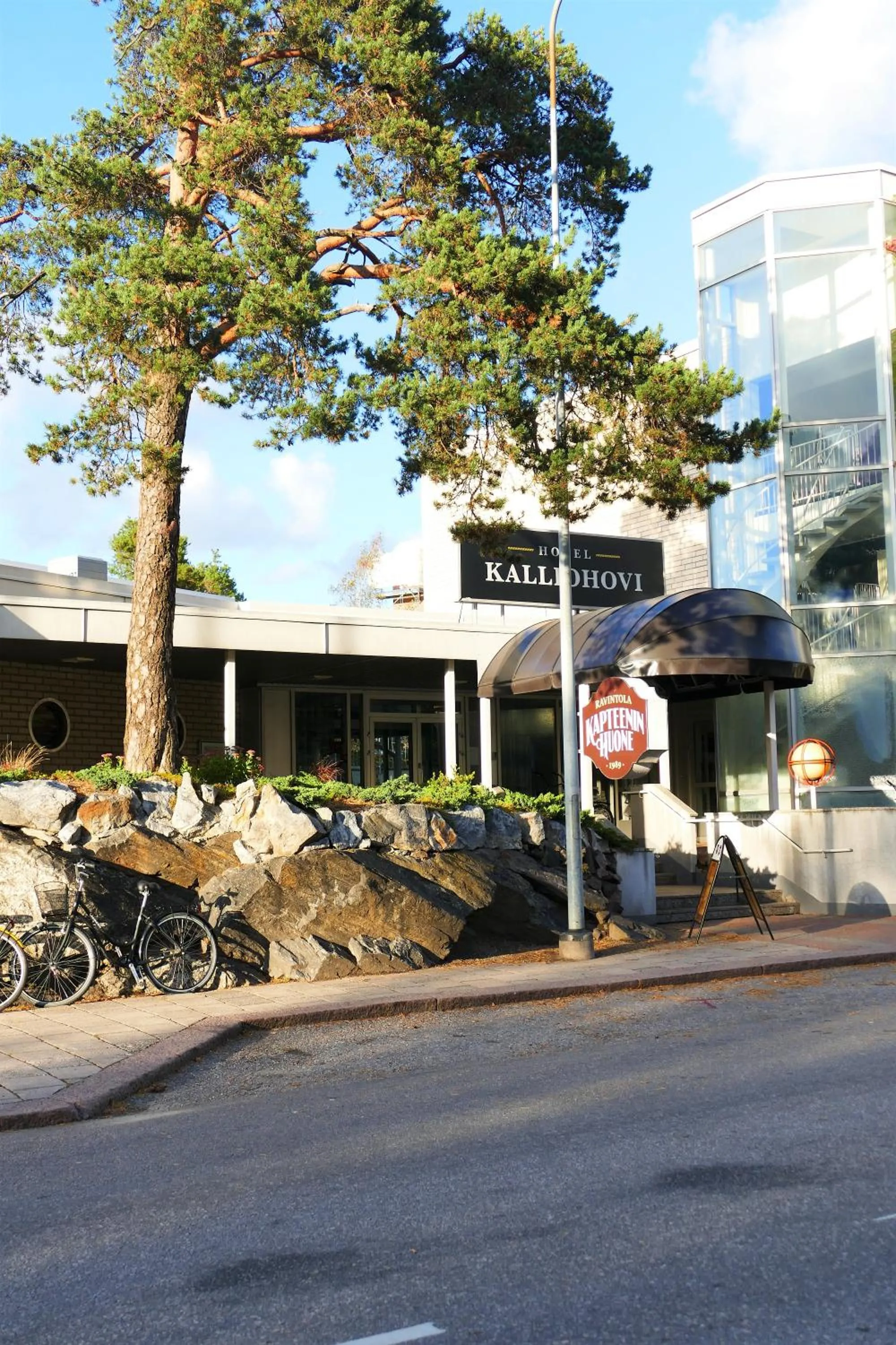 Facade/entrance in Hotel Kalliohovi